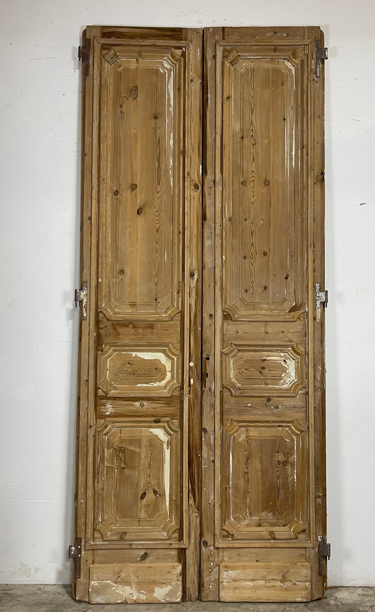Antique French Panel Doors with Carving (88 x 44) M055