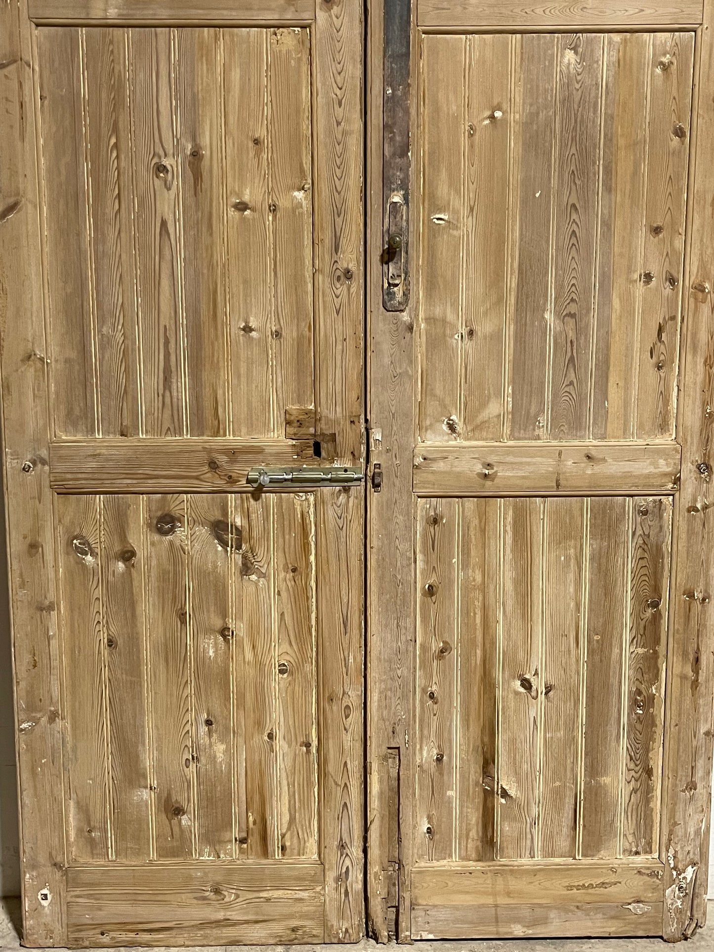 Antique French Panel Door with Carving (114.5x58.5) L009