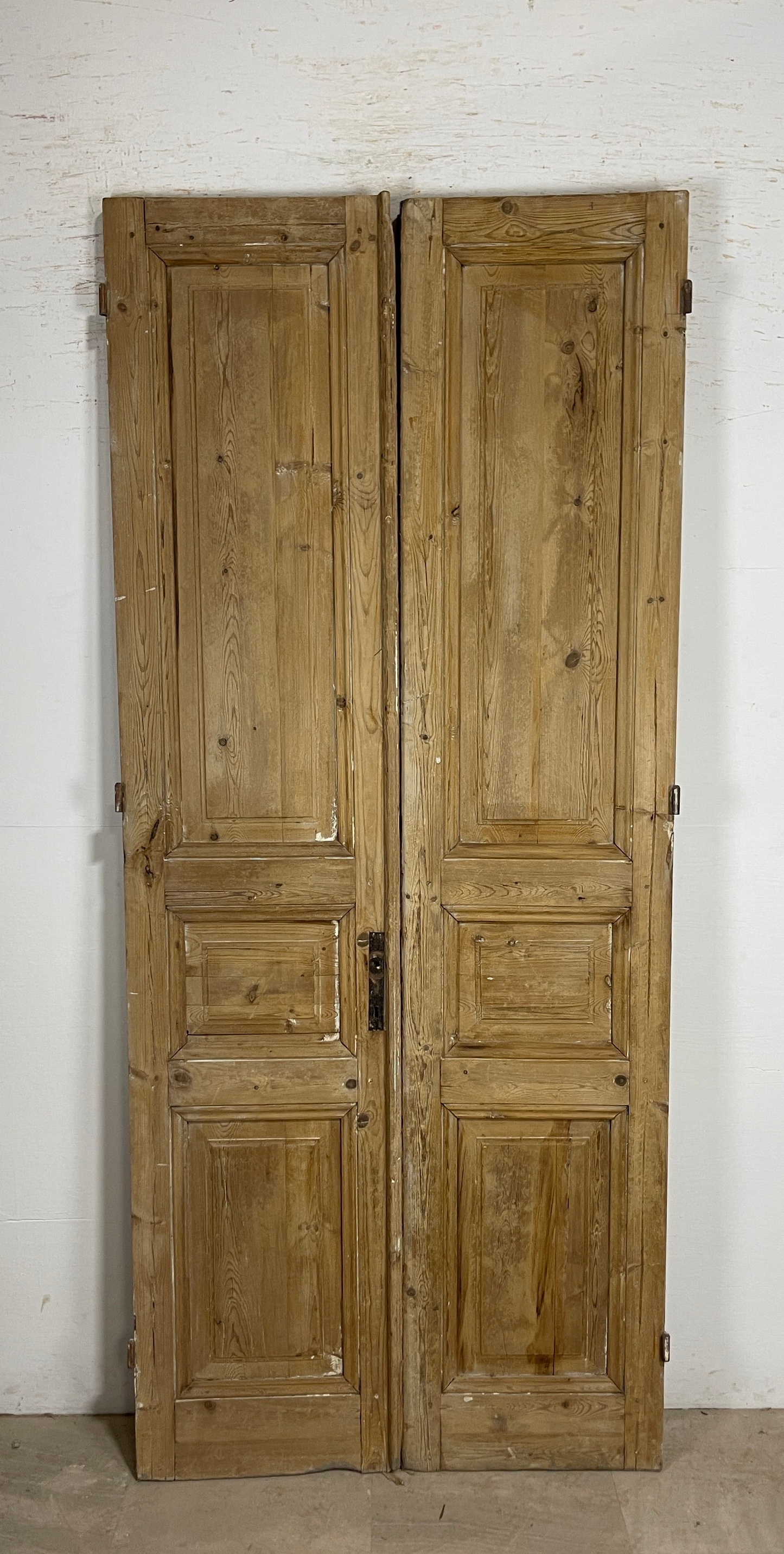 Antique French panel doors with Carvings (92 x 39.75) P51