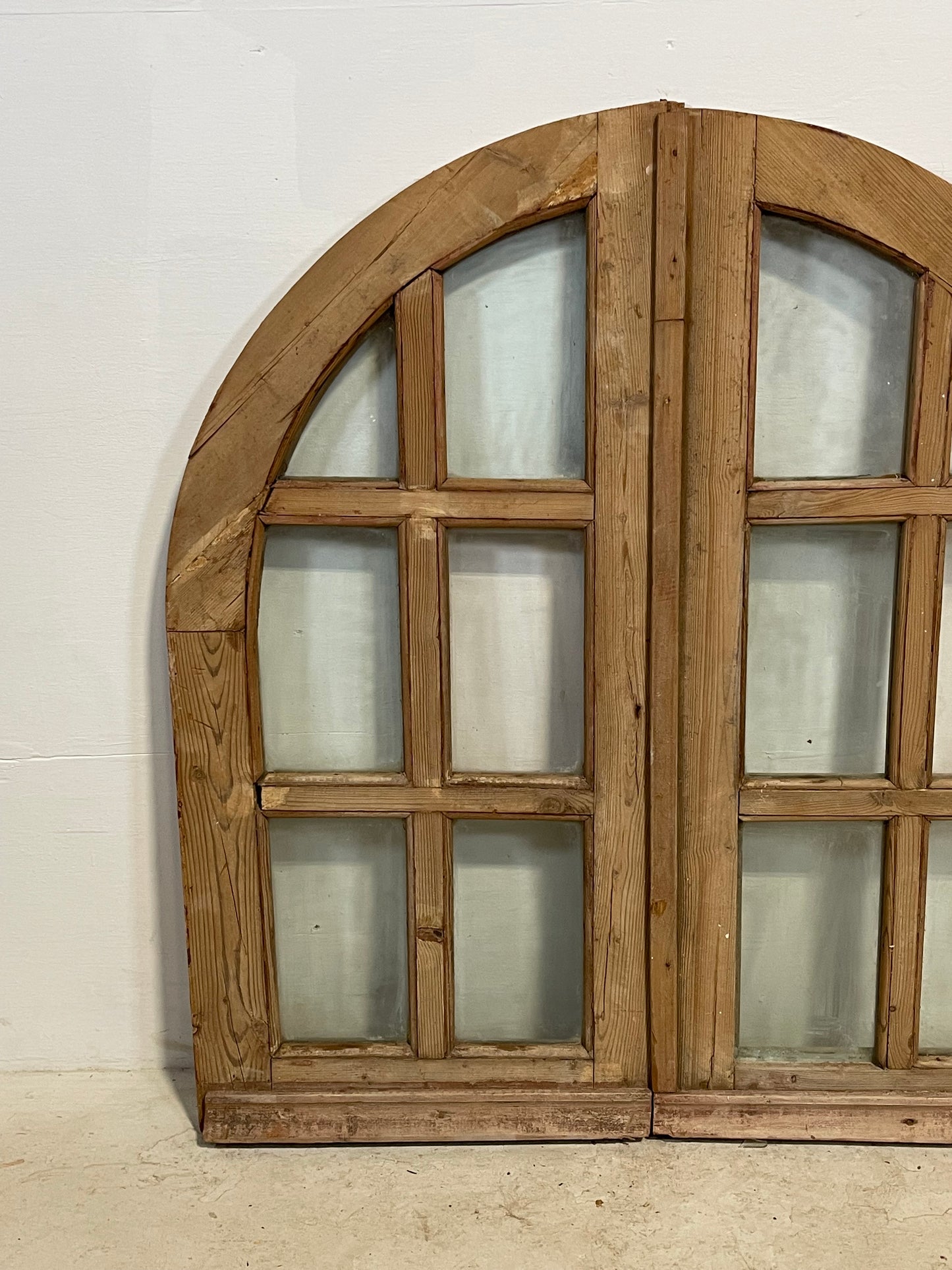 Antique arched glass window set    (43.75x42.25) L230