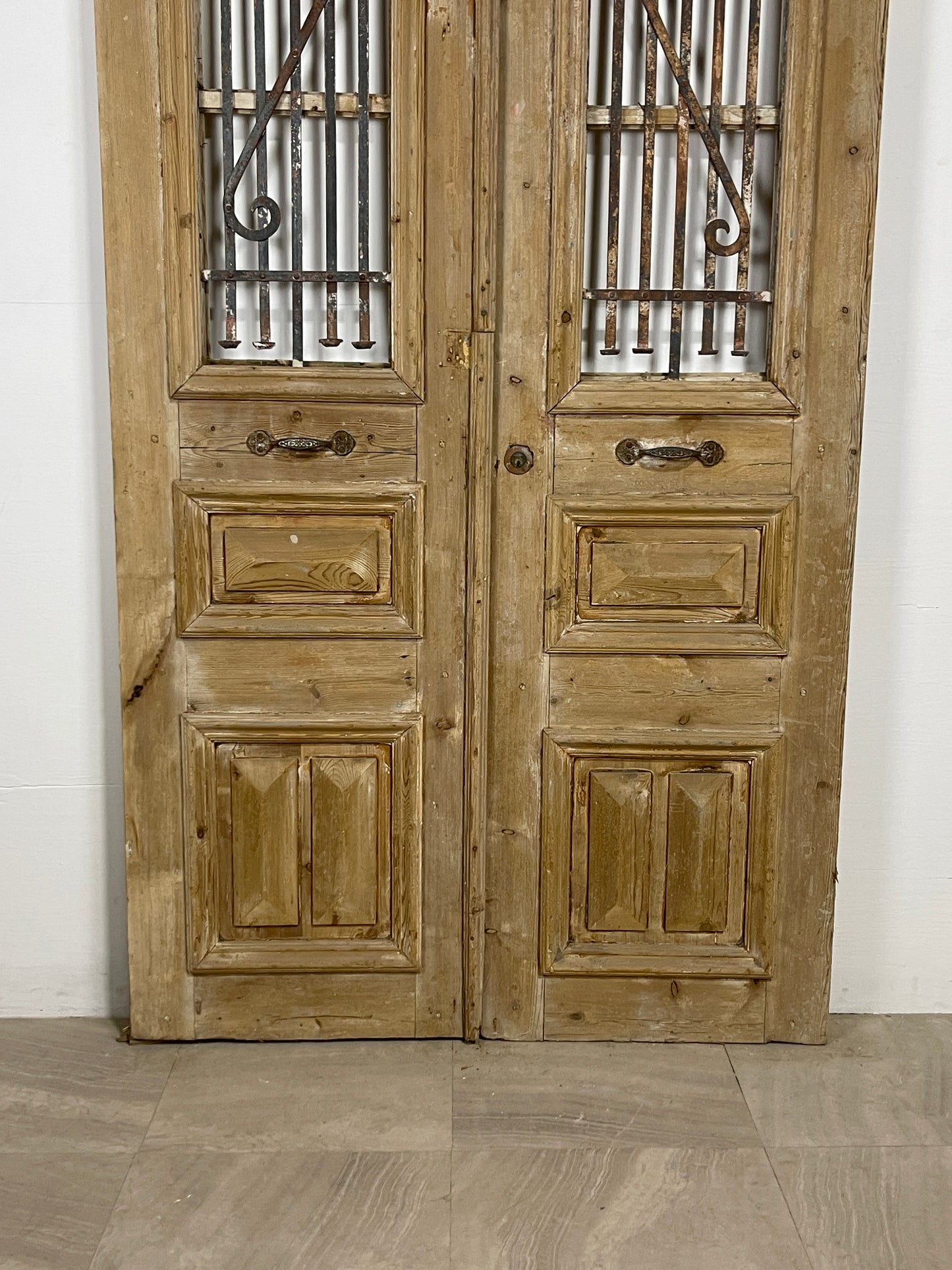 Antique French panel doors with Metal (97.25 x 46) O43