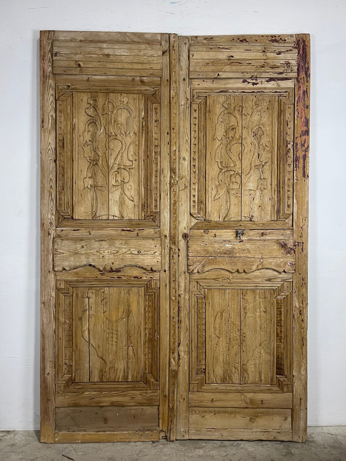 Antique French Panel Doors with Carving (98 x 64) M033