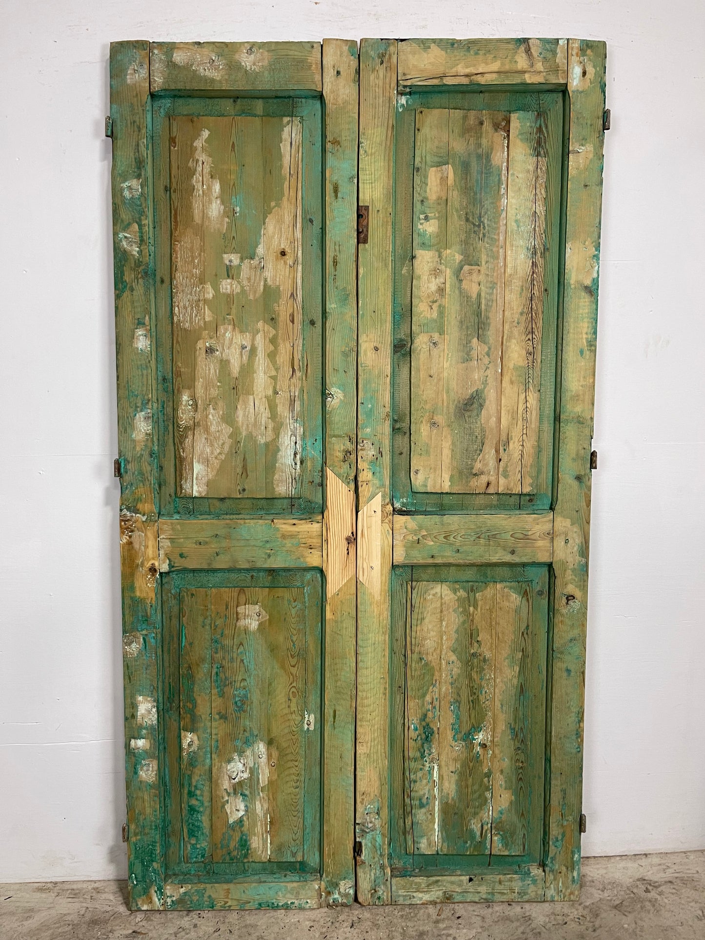 Antique French Panel Doors with Carving (87 x 48) M007
