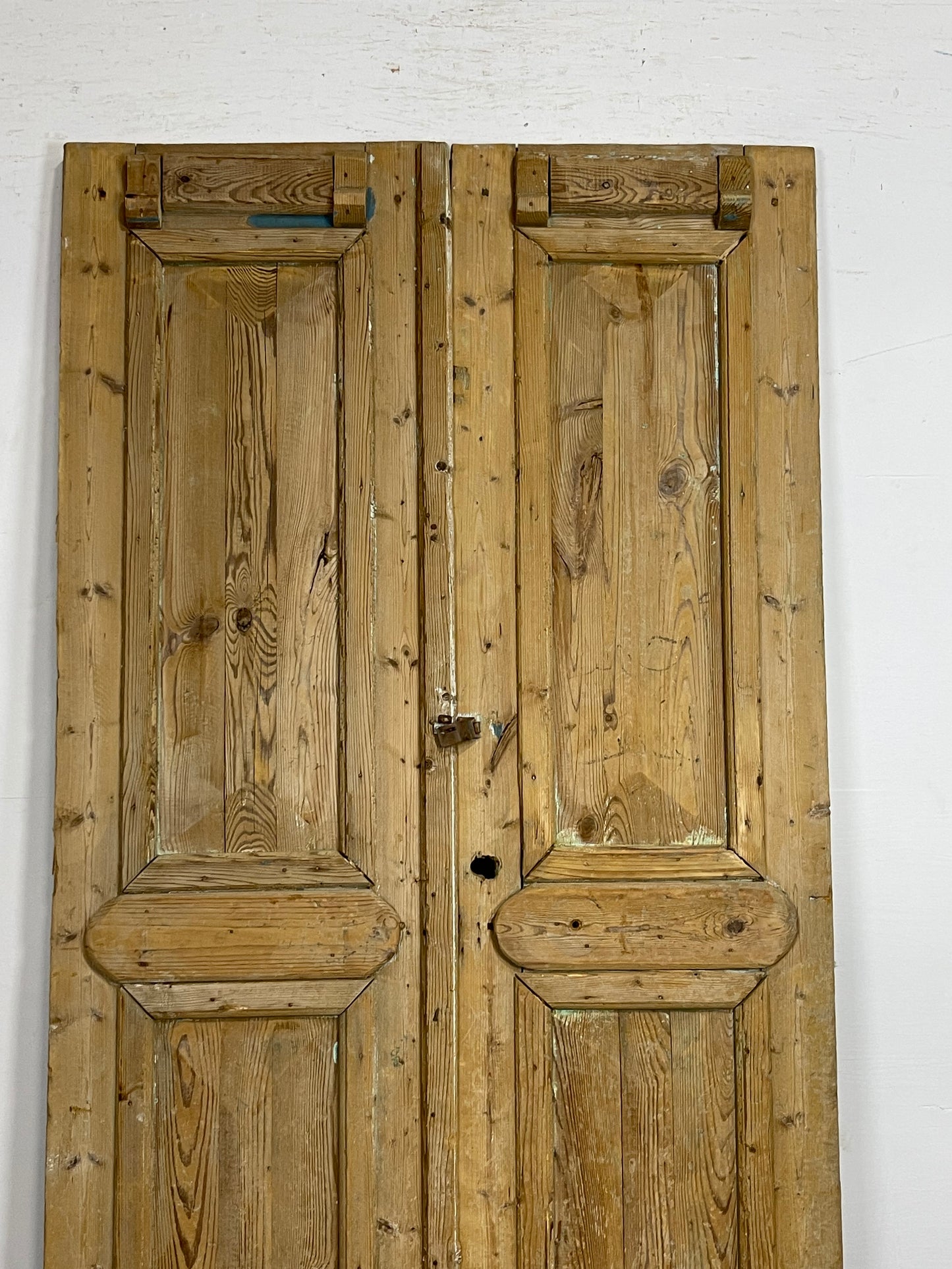 Antique French Panel Doors with Carving (88 x 44) M047