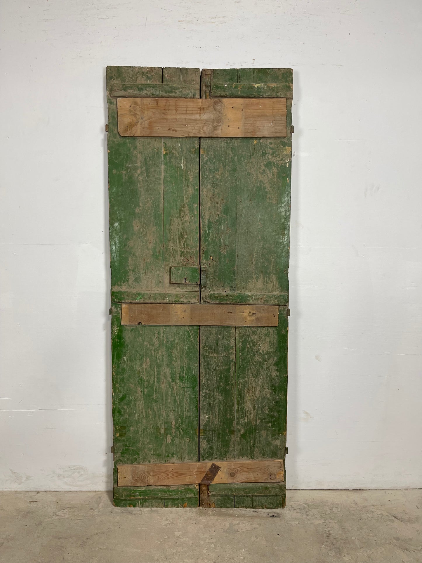Antique French Panel Doors with Carving (77 x 31.25) M028