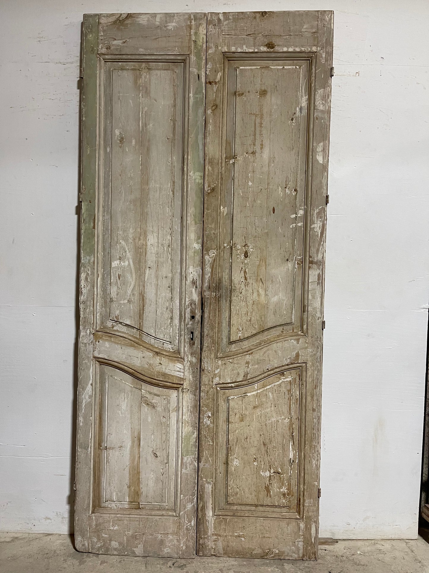 Antique French Panel Door with Carving (104.25x47.5) L006