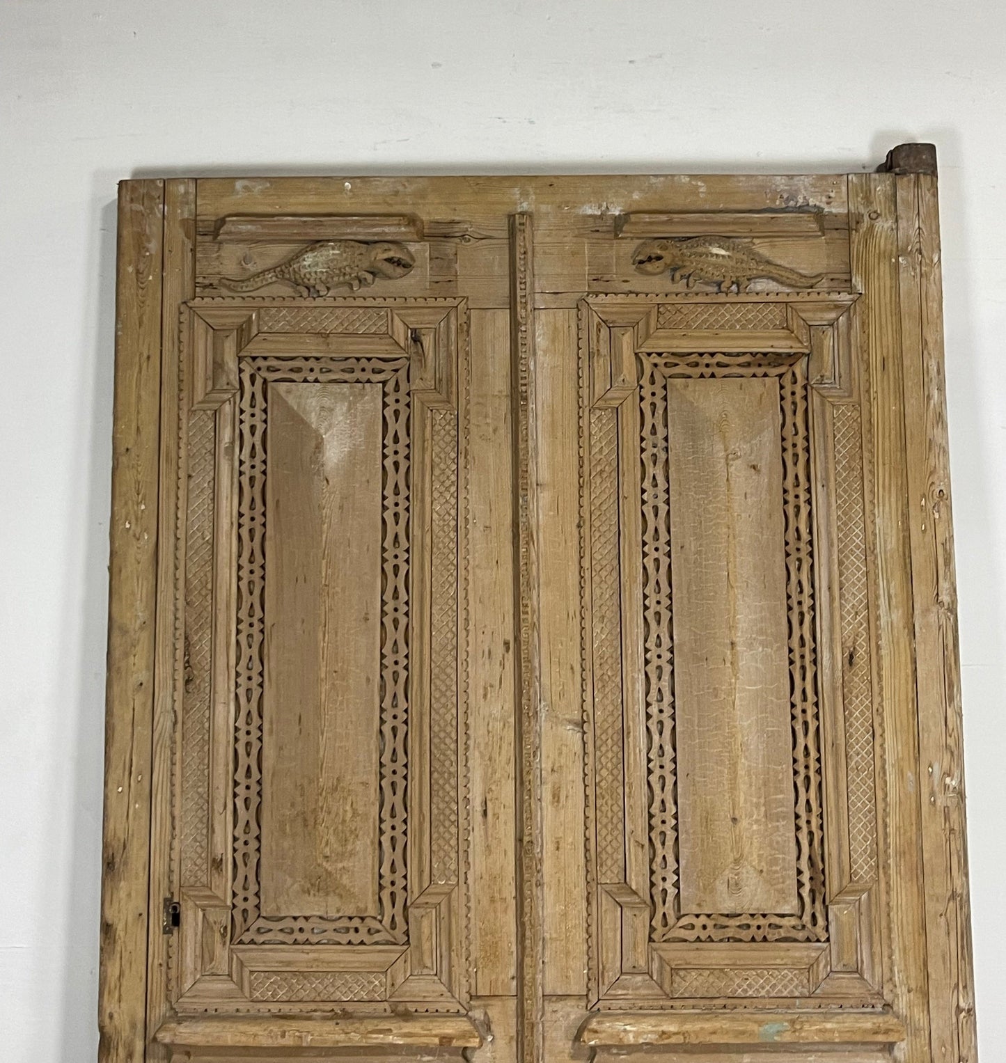 Antique French Panel Door with Carving (99.5 x 57) N002