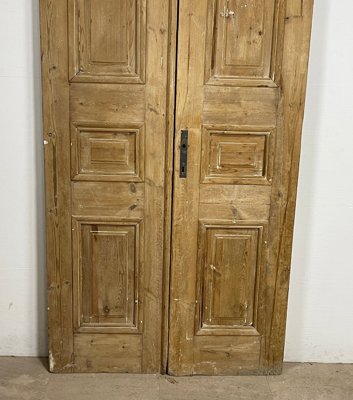 Antique French panel doors with Carvings (92 x 39.75) P51
