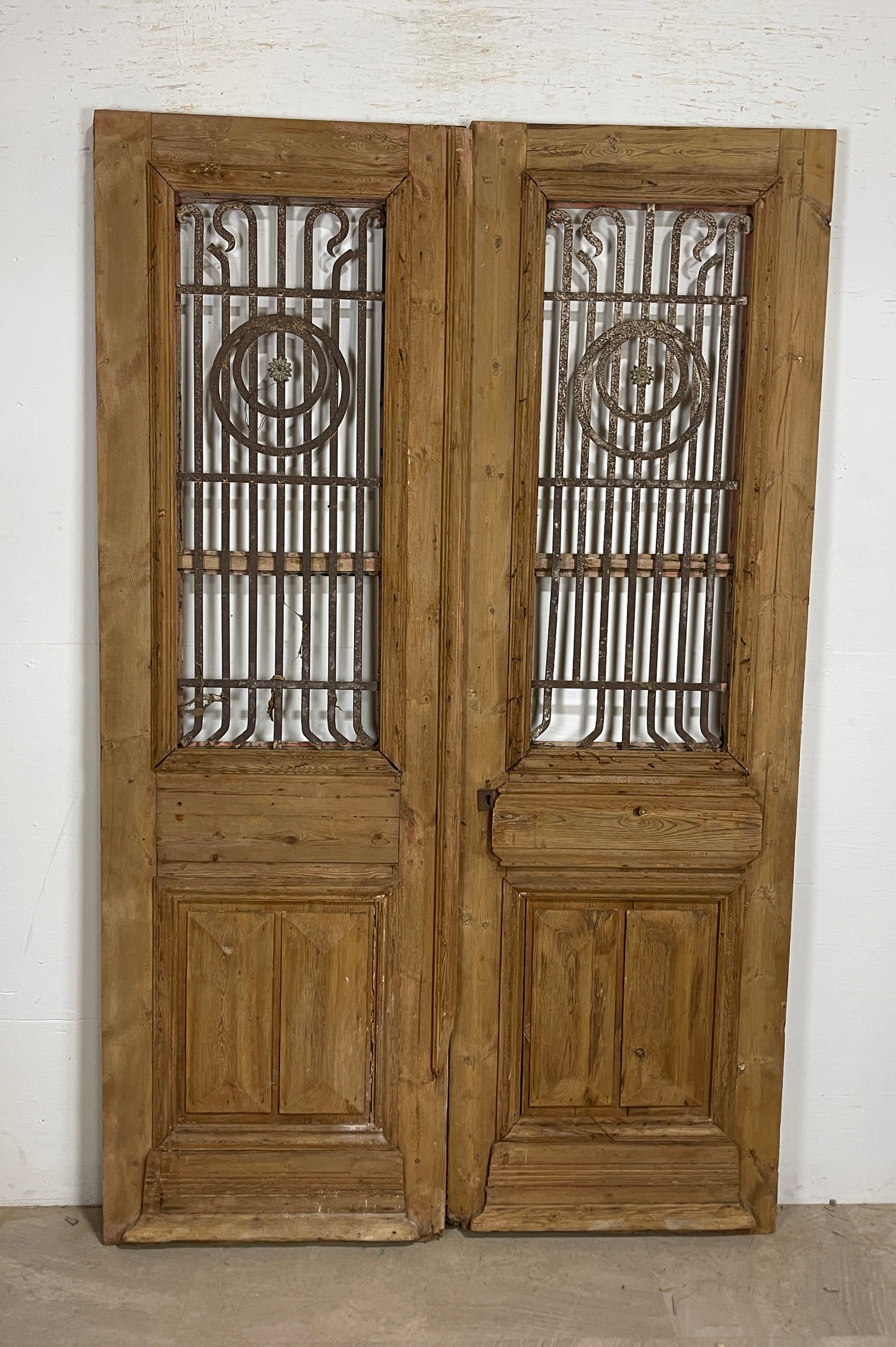 Antique French panel doors with Metal (87 x 55) P32