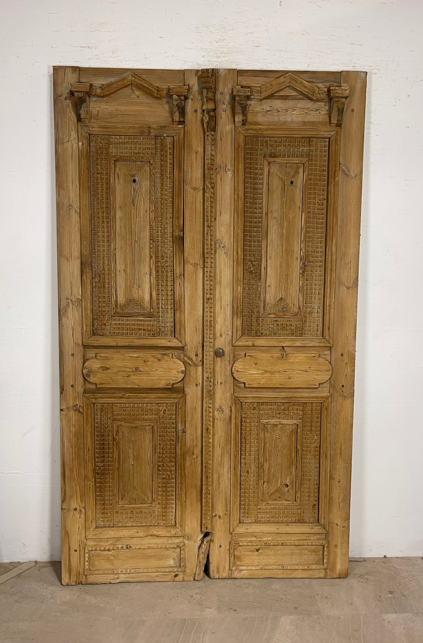 Antique French panel doors with Carvings (93.5 x 55) P16