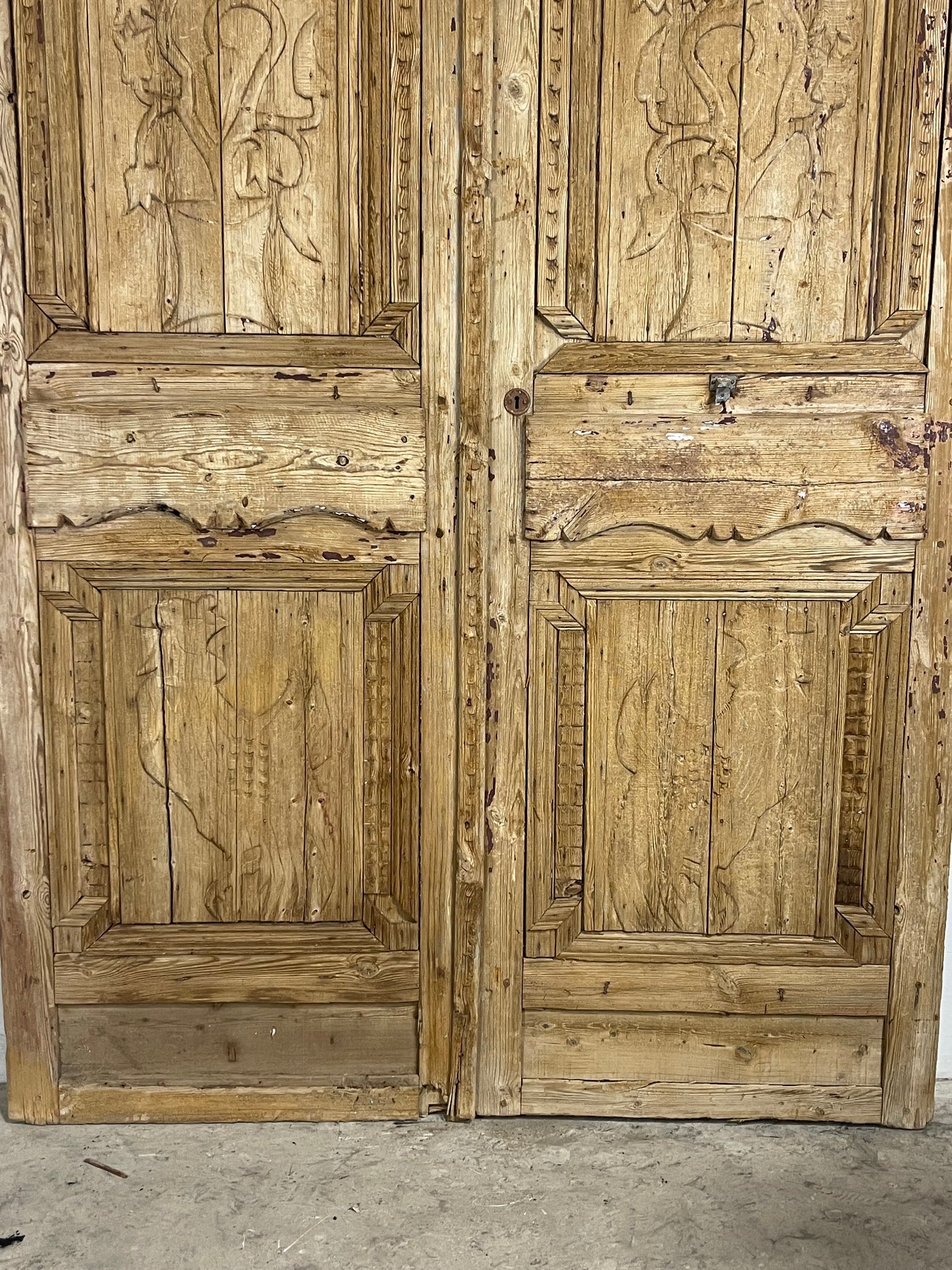 Antique French Panel Doors with Carving (98 x 64) M033