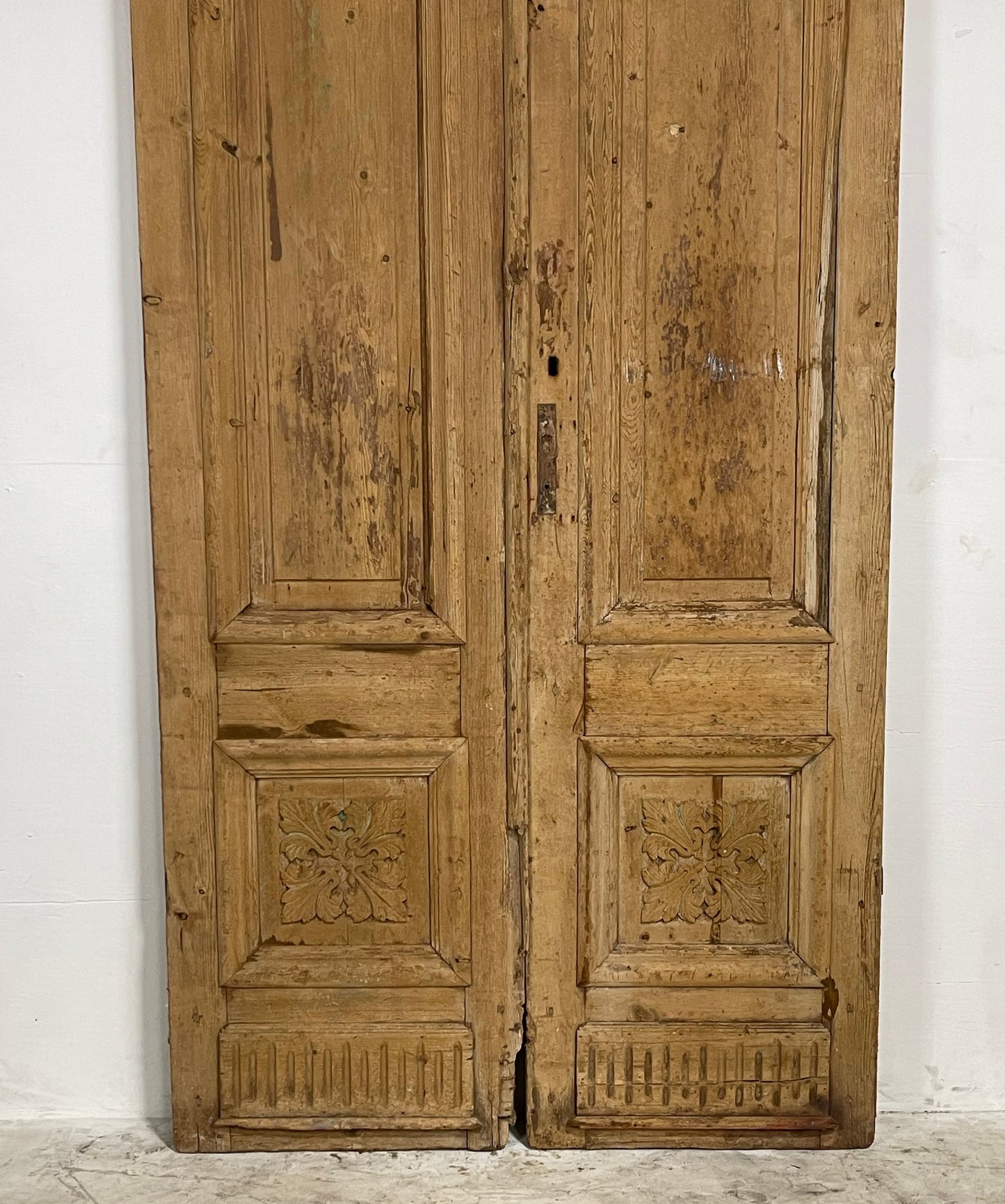 Antique French Panel Doors with Carving (106.25 x 50.25) N007