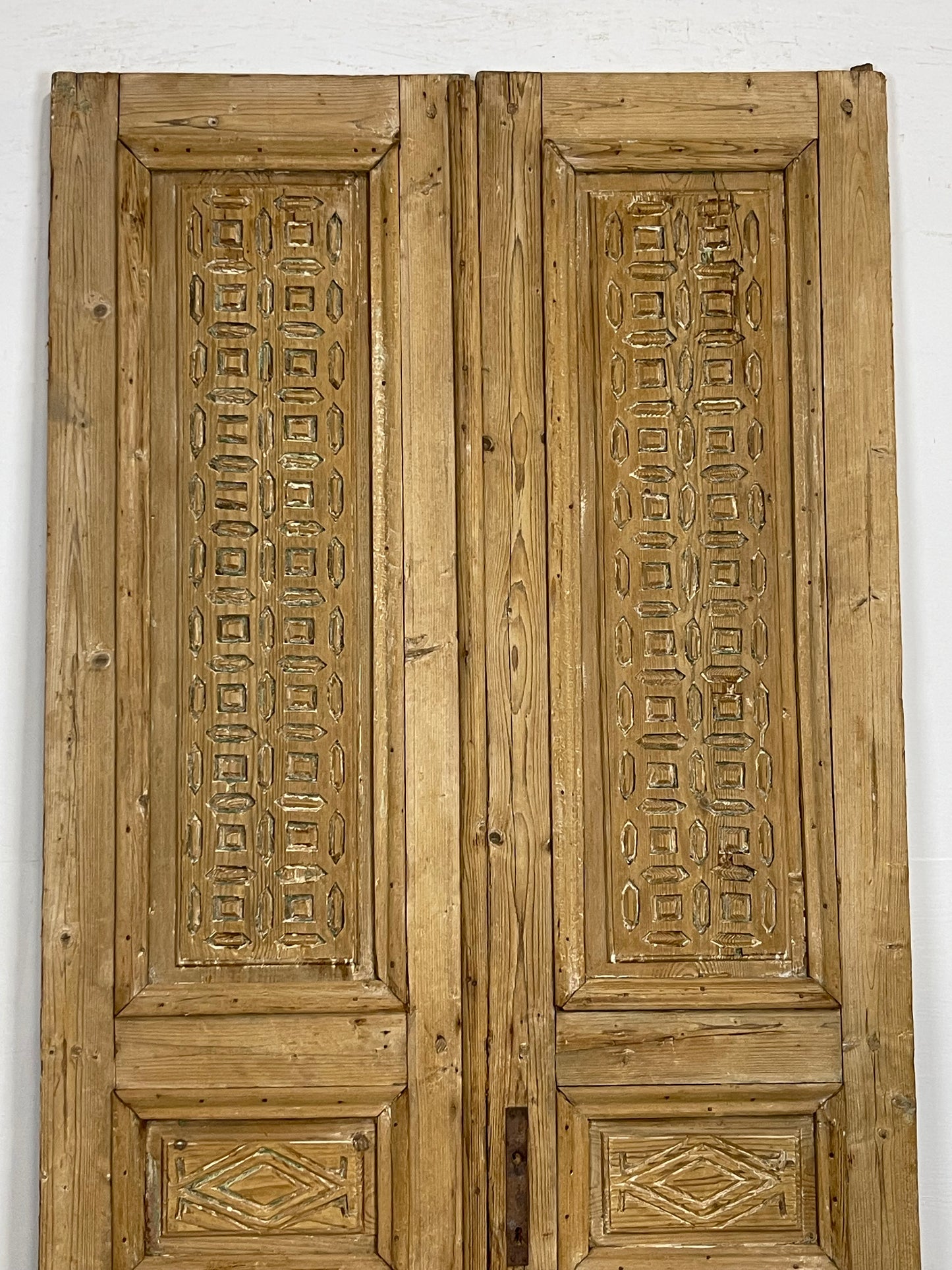 Antique French Panel Doors with Carving (87 x 41.5) M009