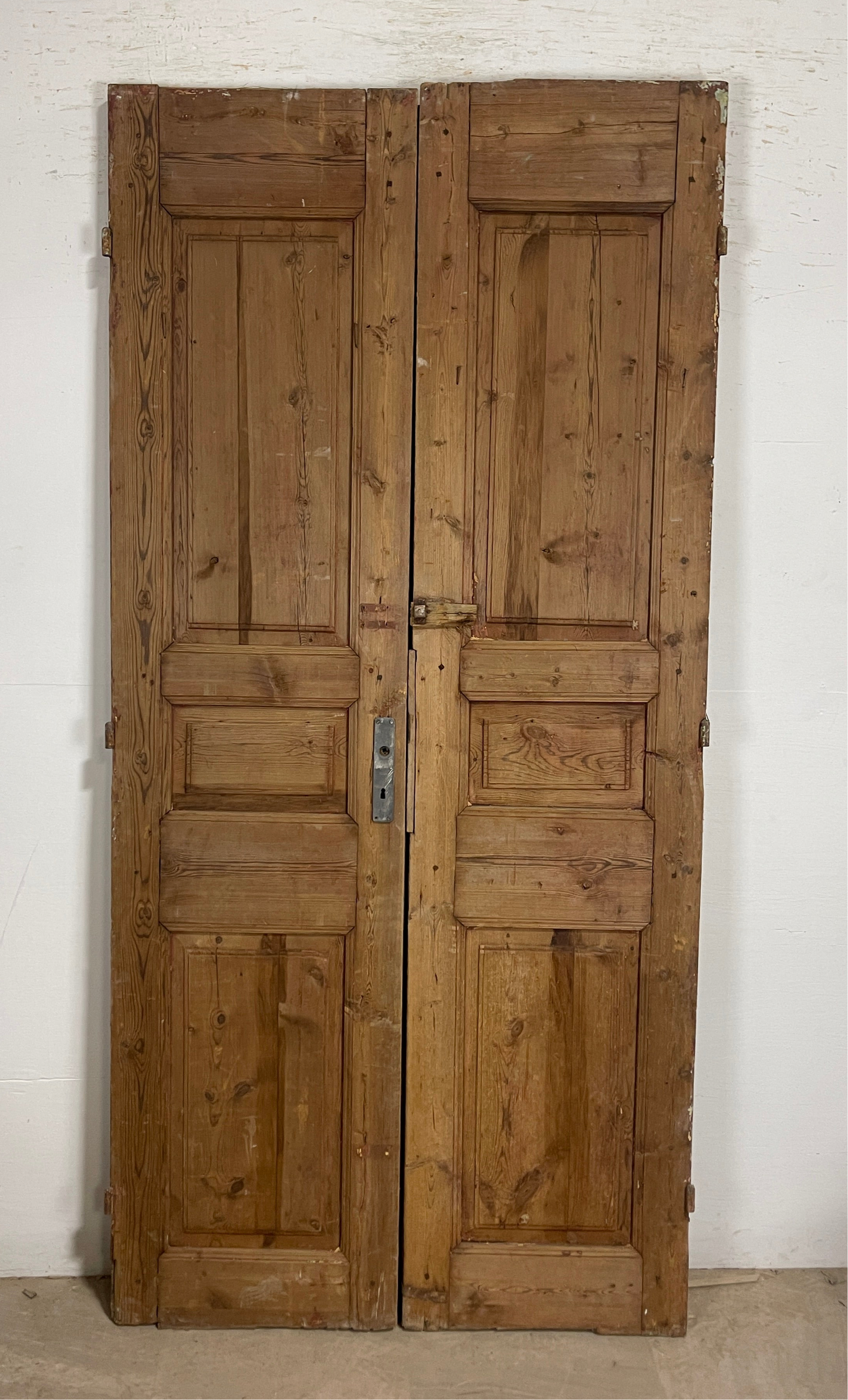 Antique French panel doors with Carvings (91.25 x 43.5) P27