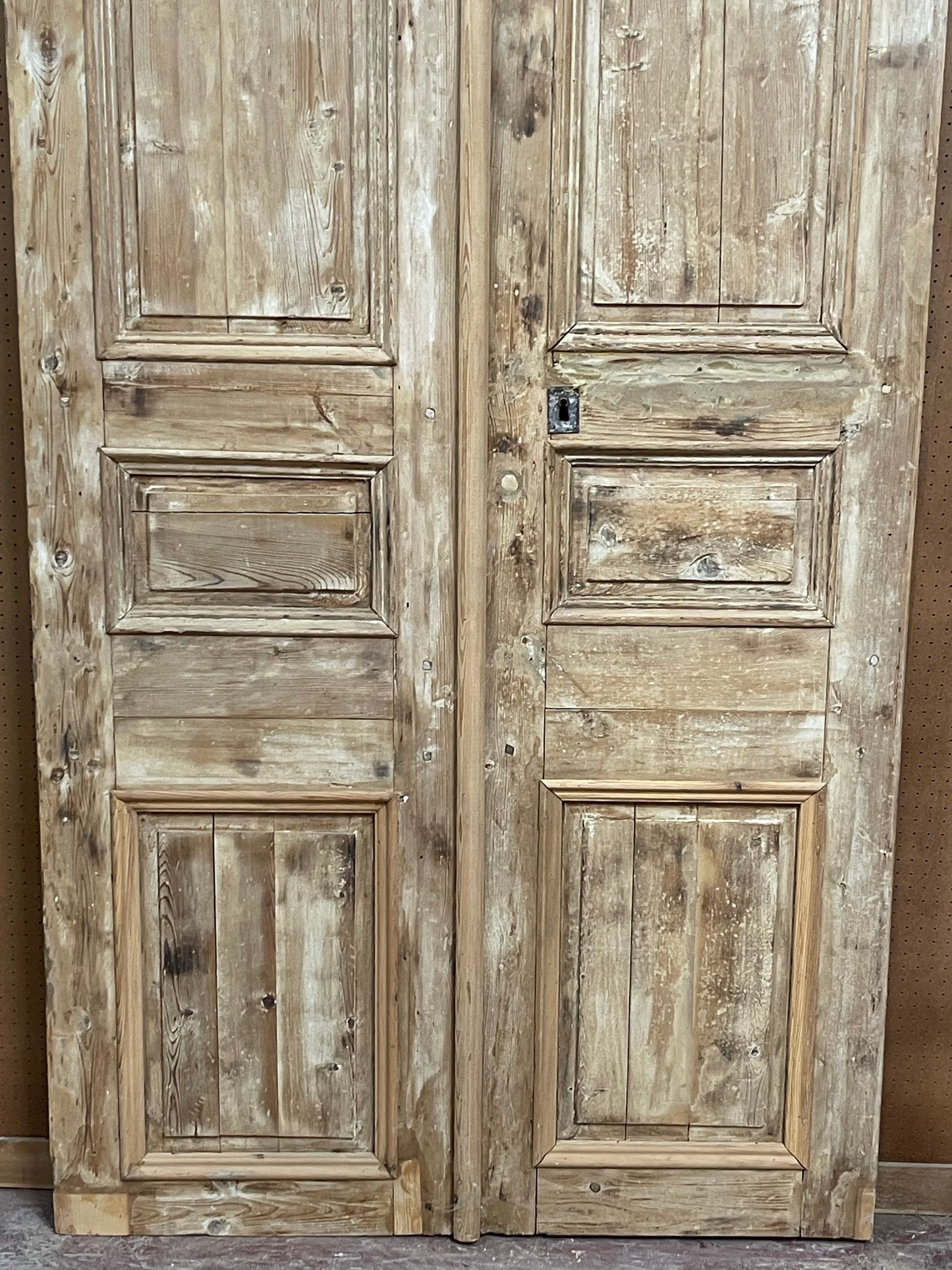 Antique French Panel Door with Carving (131.25x59.5) E996