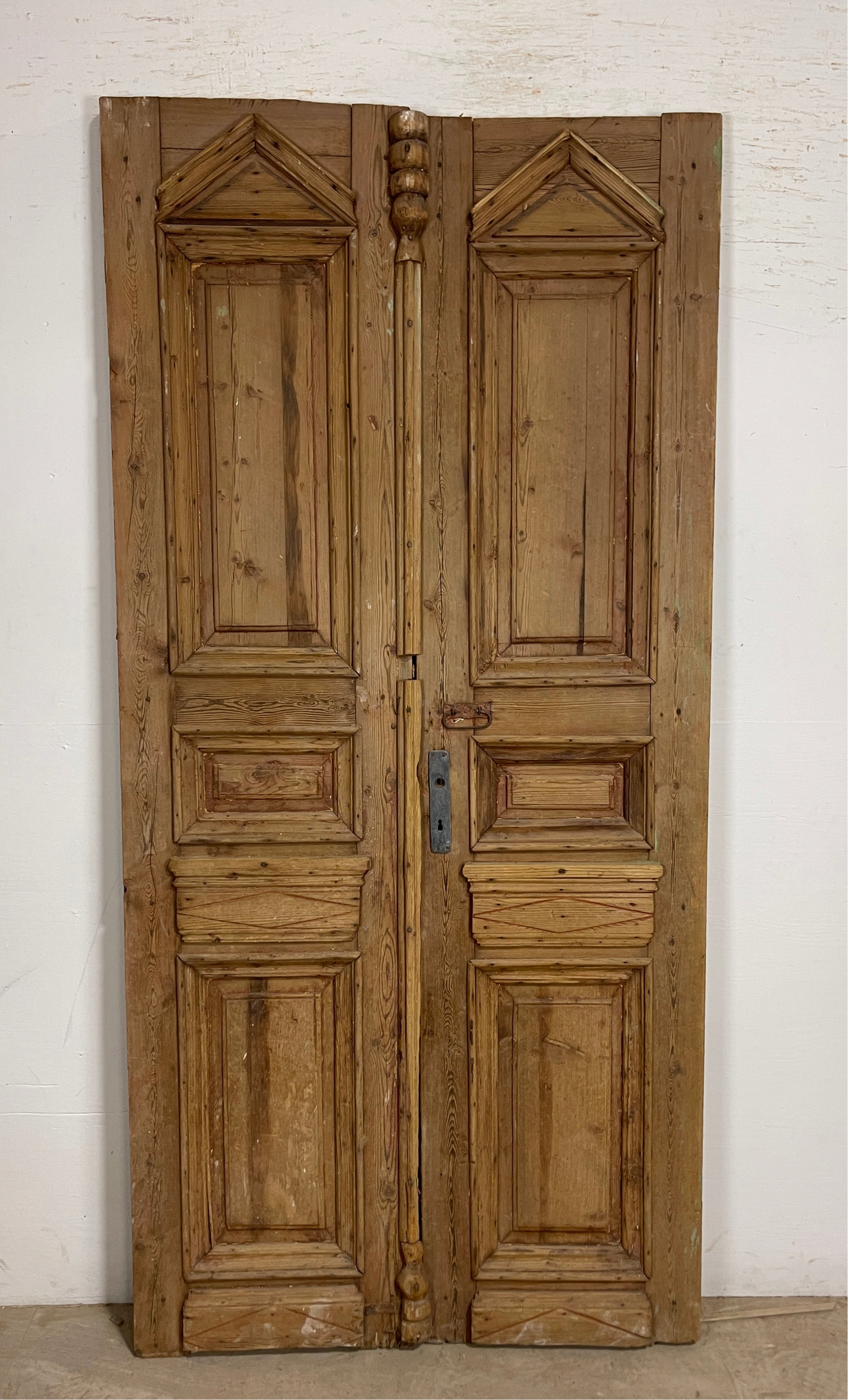 Antique French panel doors with Carvings (91.25 x 43.5) P27