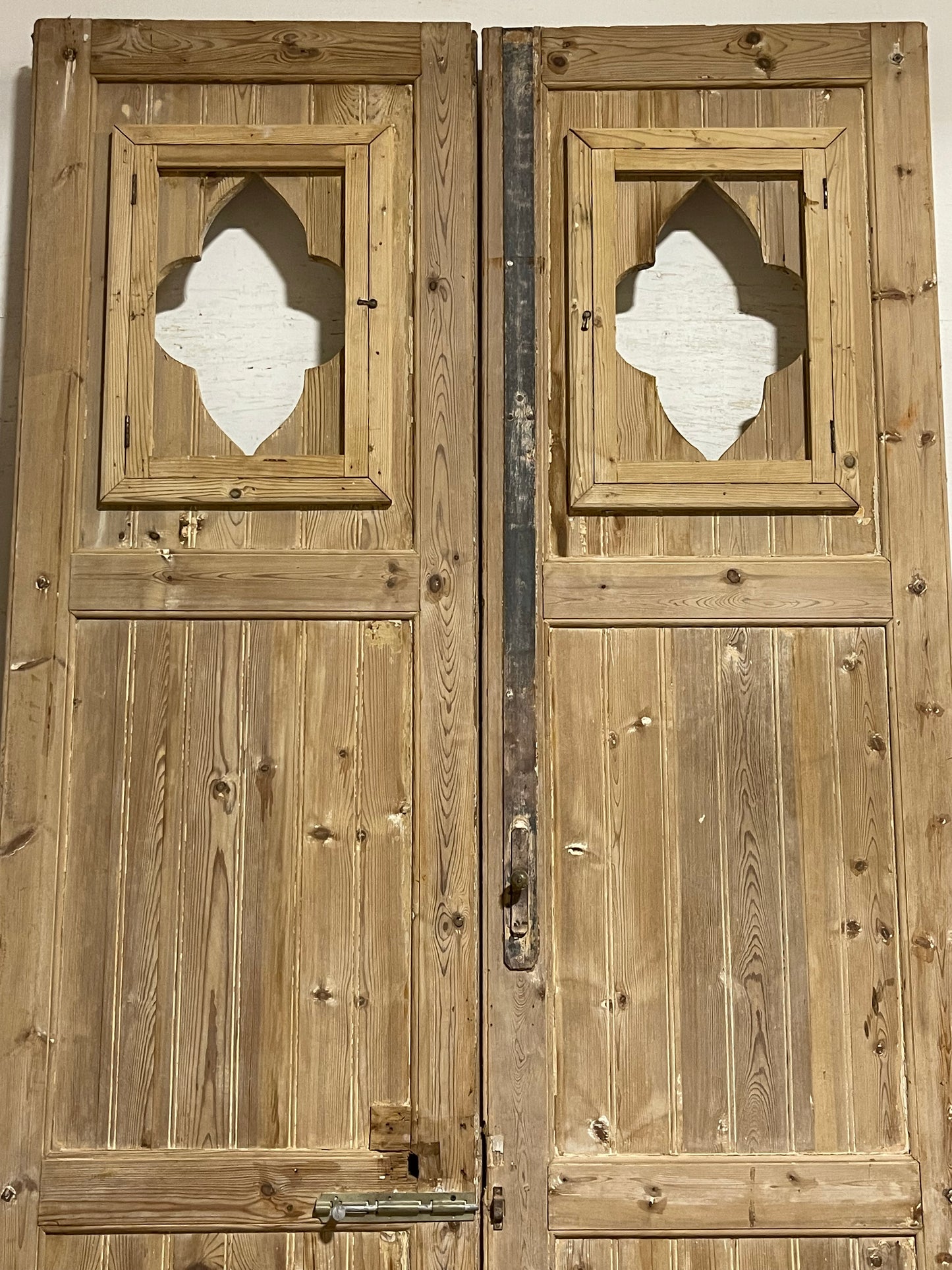 Antique French Panel Door with Carving (114.5x58.5) L009