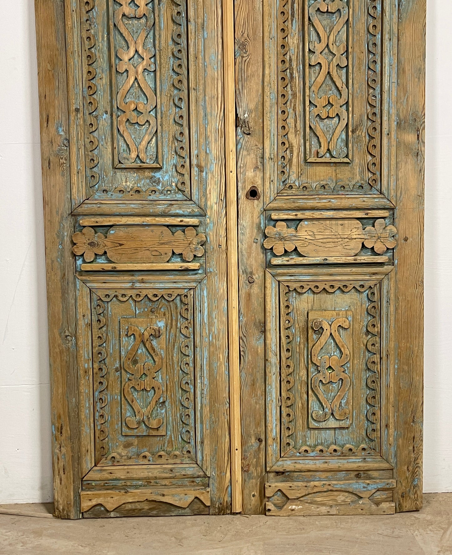 Antique French panel doors with Carvings (88.5 x 47) P30