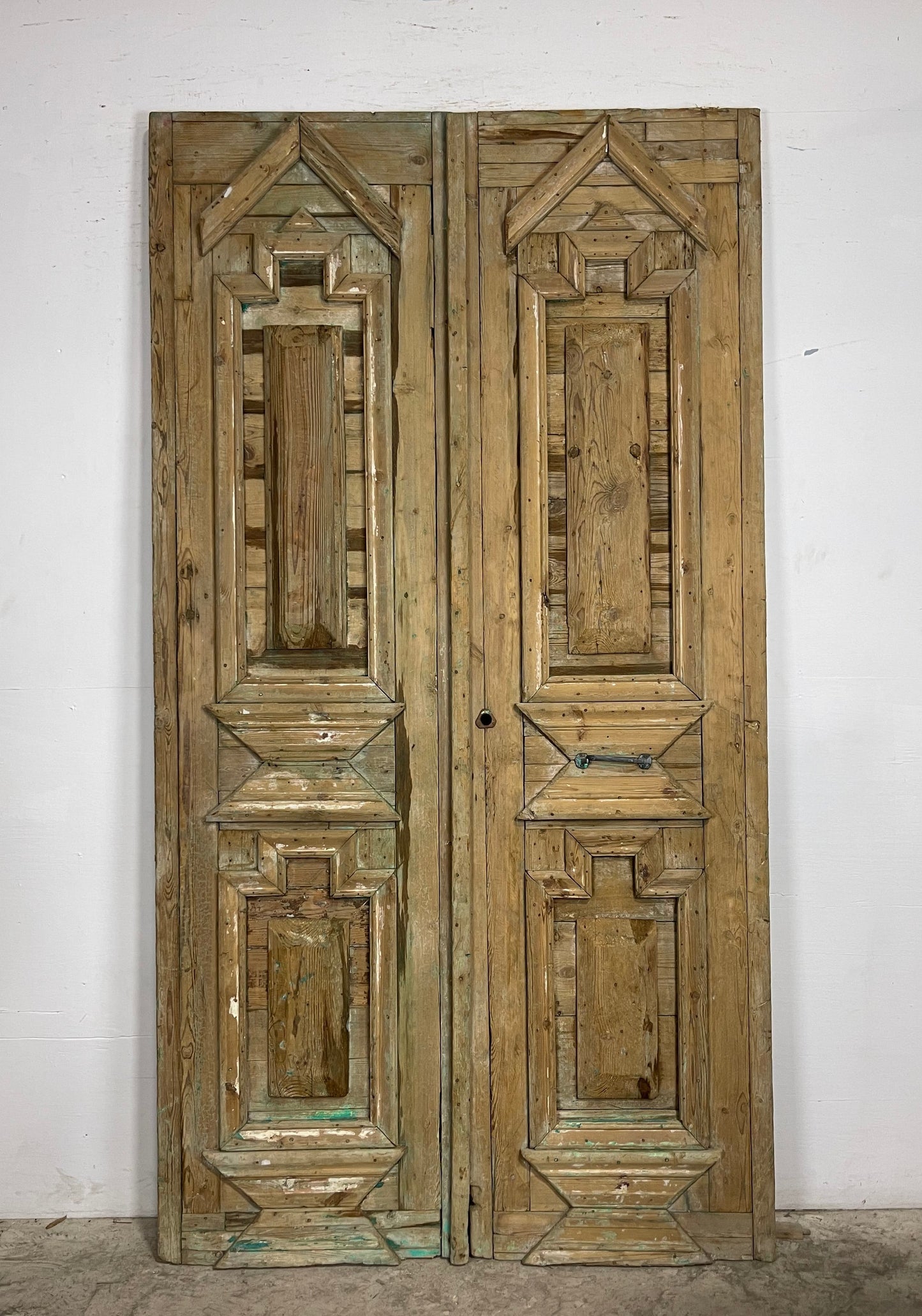 Antique French Panel Doors with Carving (95.5 x 51.5) M044
