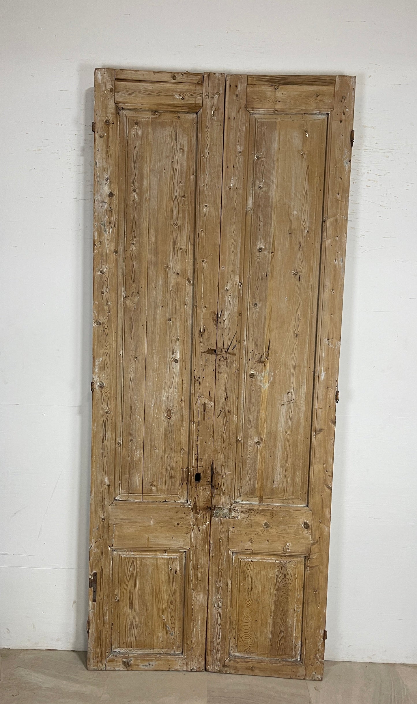 Antique French panel doors with Carvings (105 x 43) P36