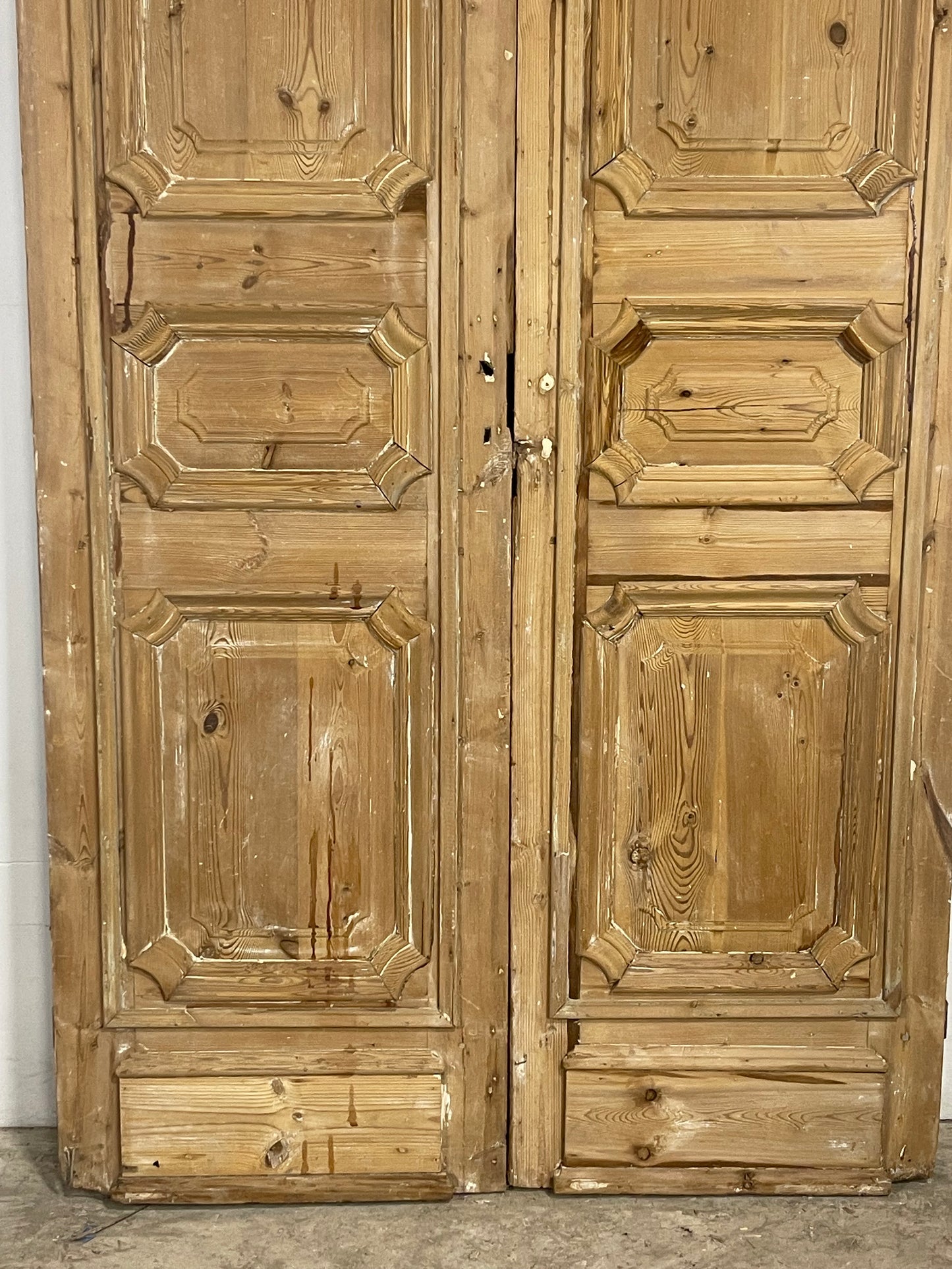 Antique French Panel Doors with Carving (88 x 44) M055