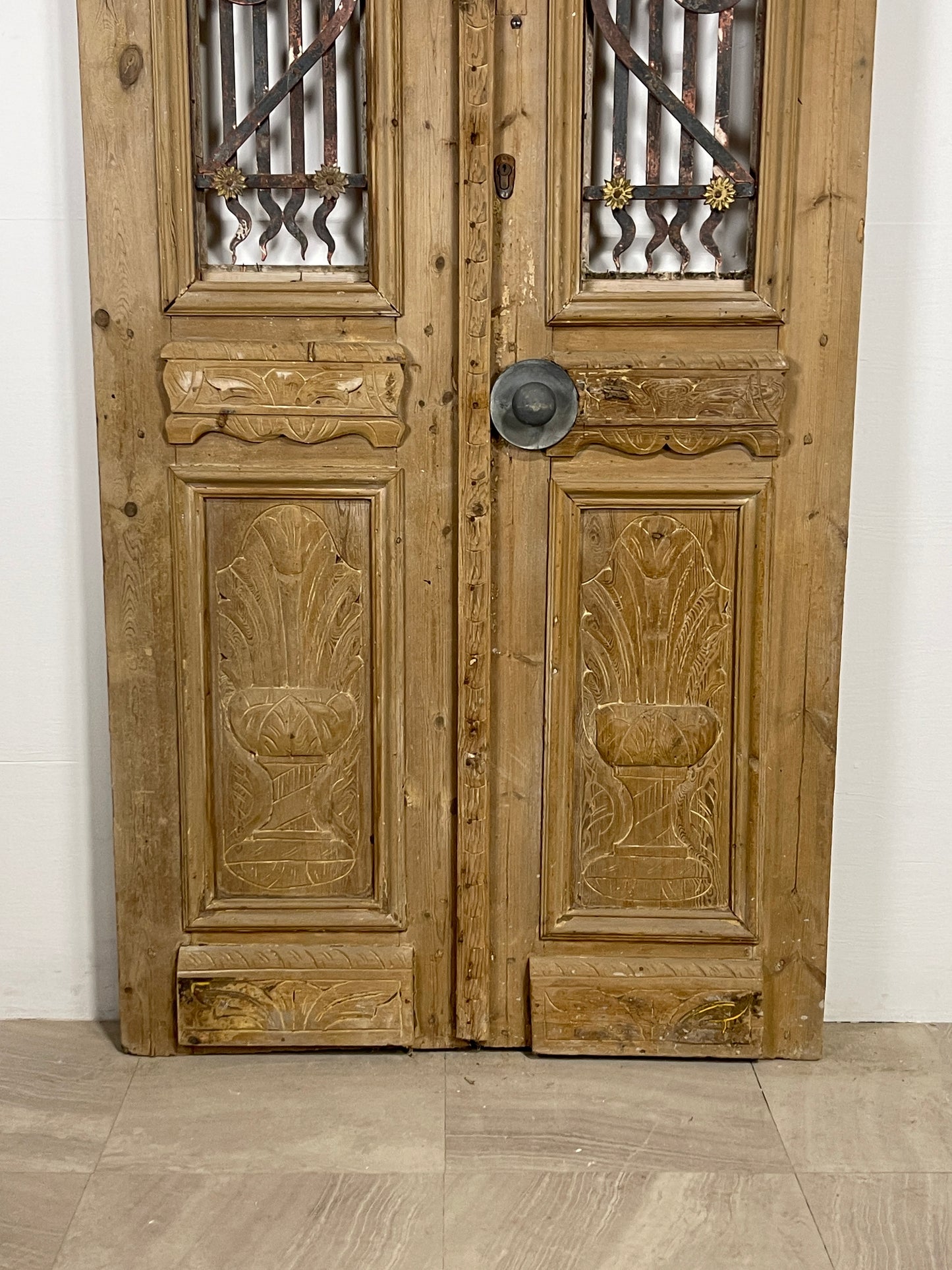 Antique French panel doors with Metal (97.5 x 41.5) O42