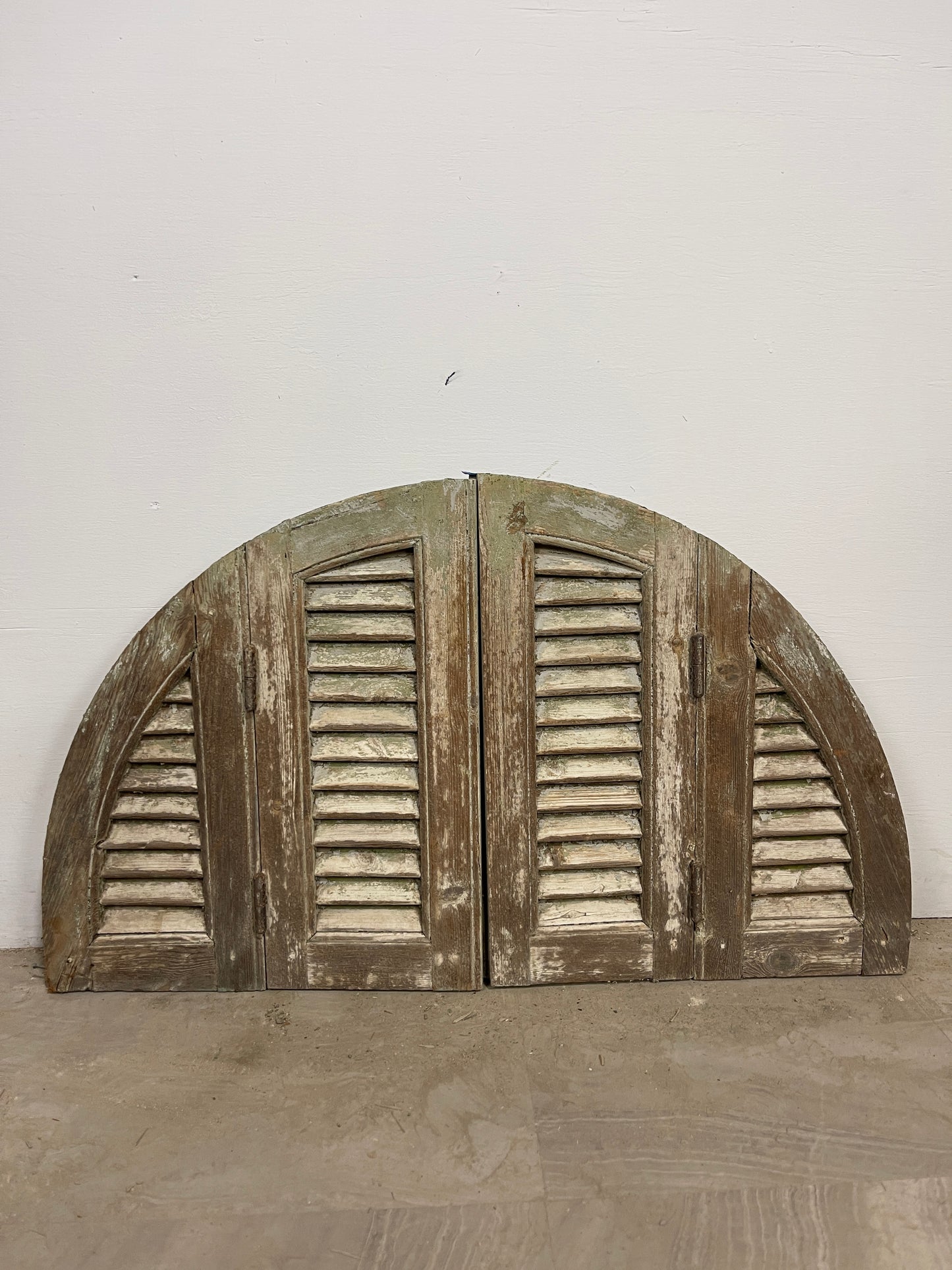 Antique French Shutters - 4 piece set arched (28.25 x 40.5) O993
