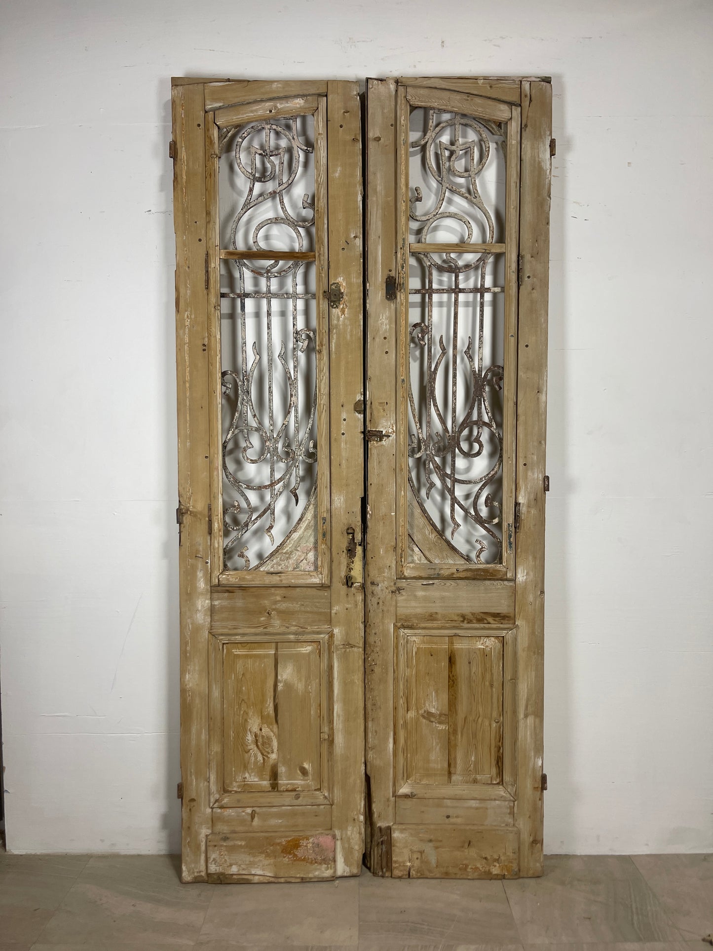 Antique French panel doors with Metal (99.75 x 46) O50