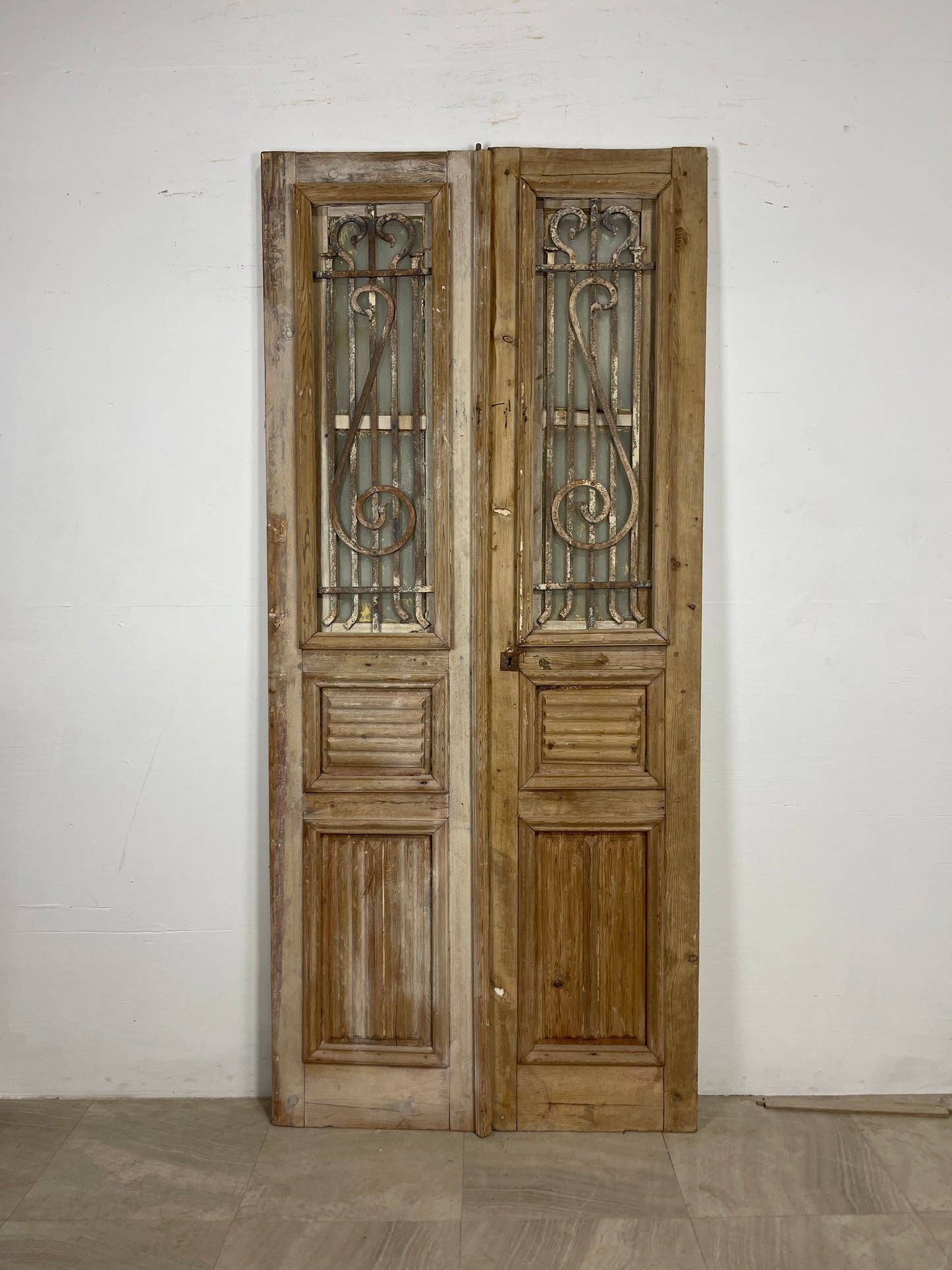 Antique French panel doors with Metal (88 x 39.5) O35