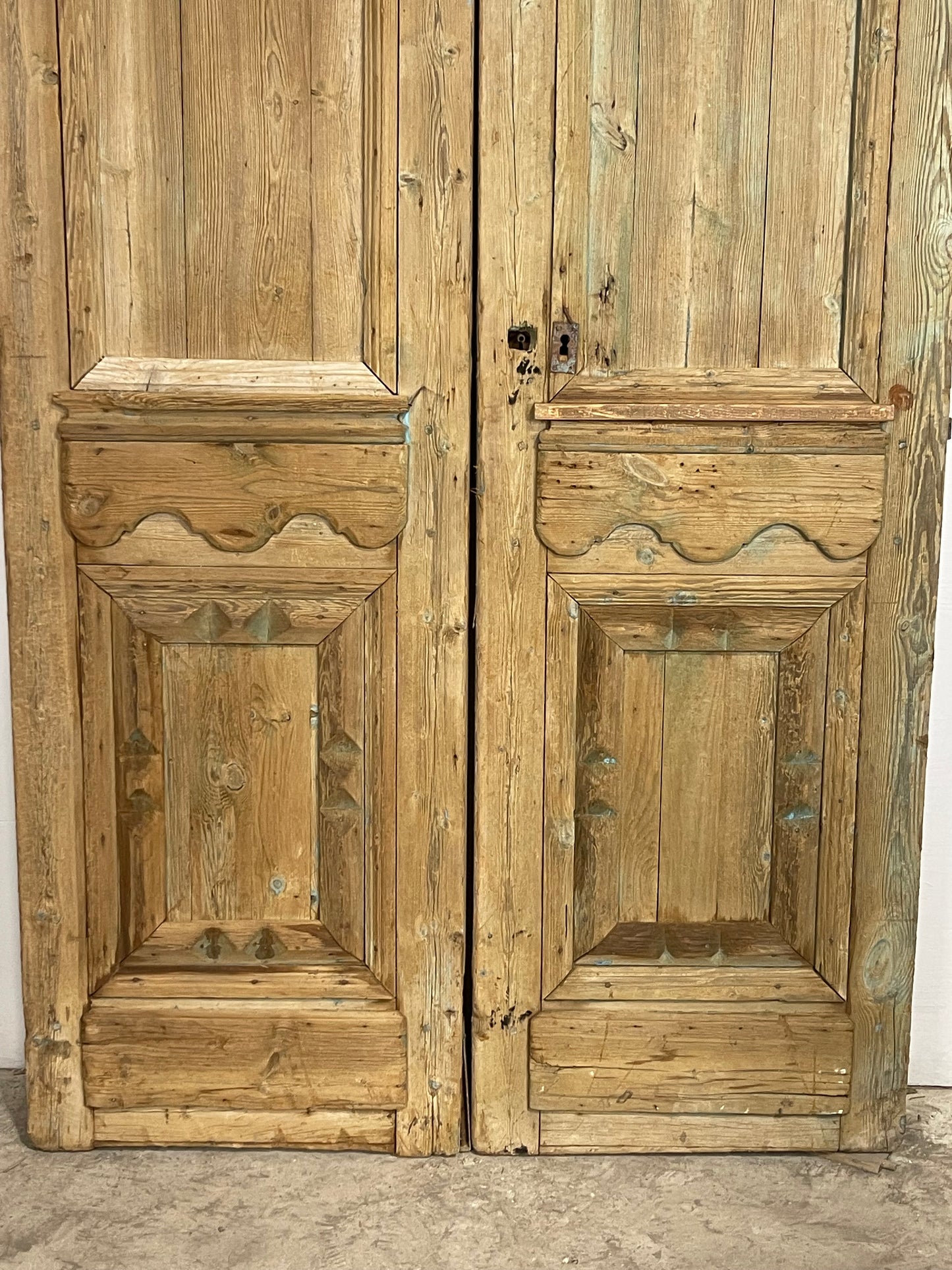 Antique French Panel Doors with Carving (92.5 x 48.75) M046