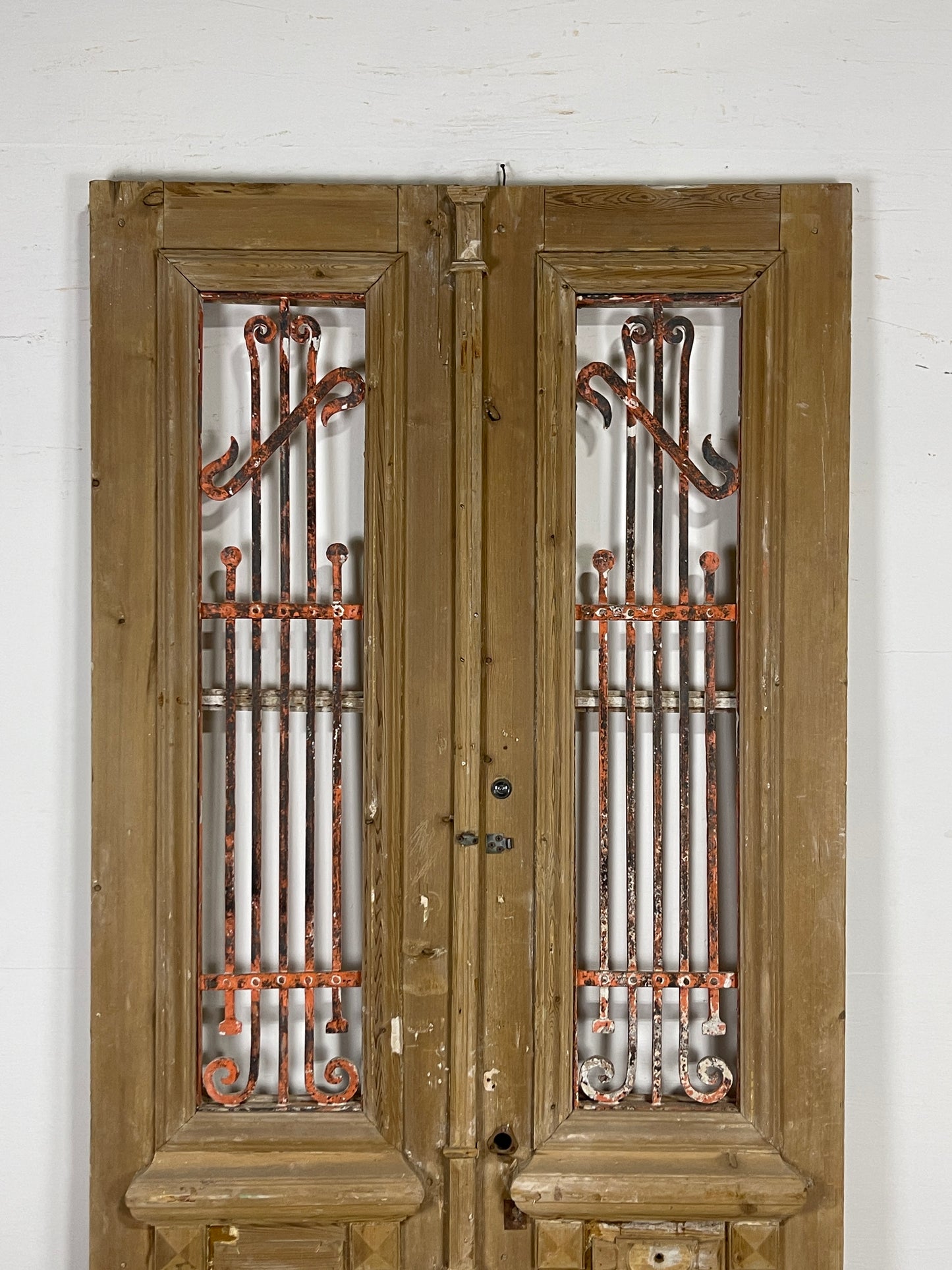 Antique French panel doors with Metal (93.5 x 43) O33