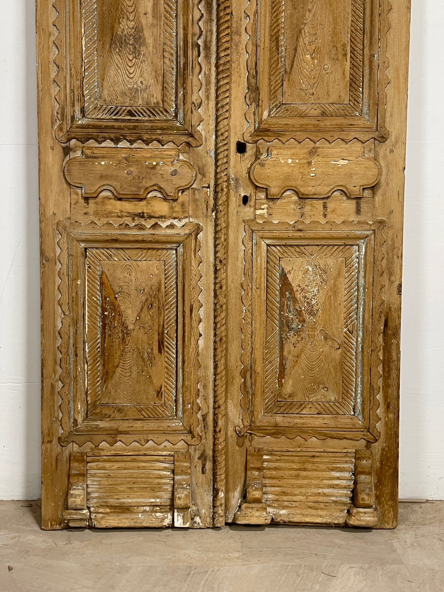 Antique French panel doors with Carvings (99 x 44) P23