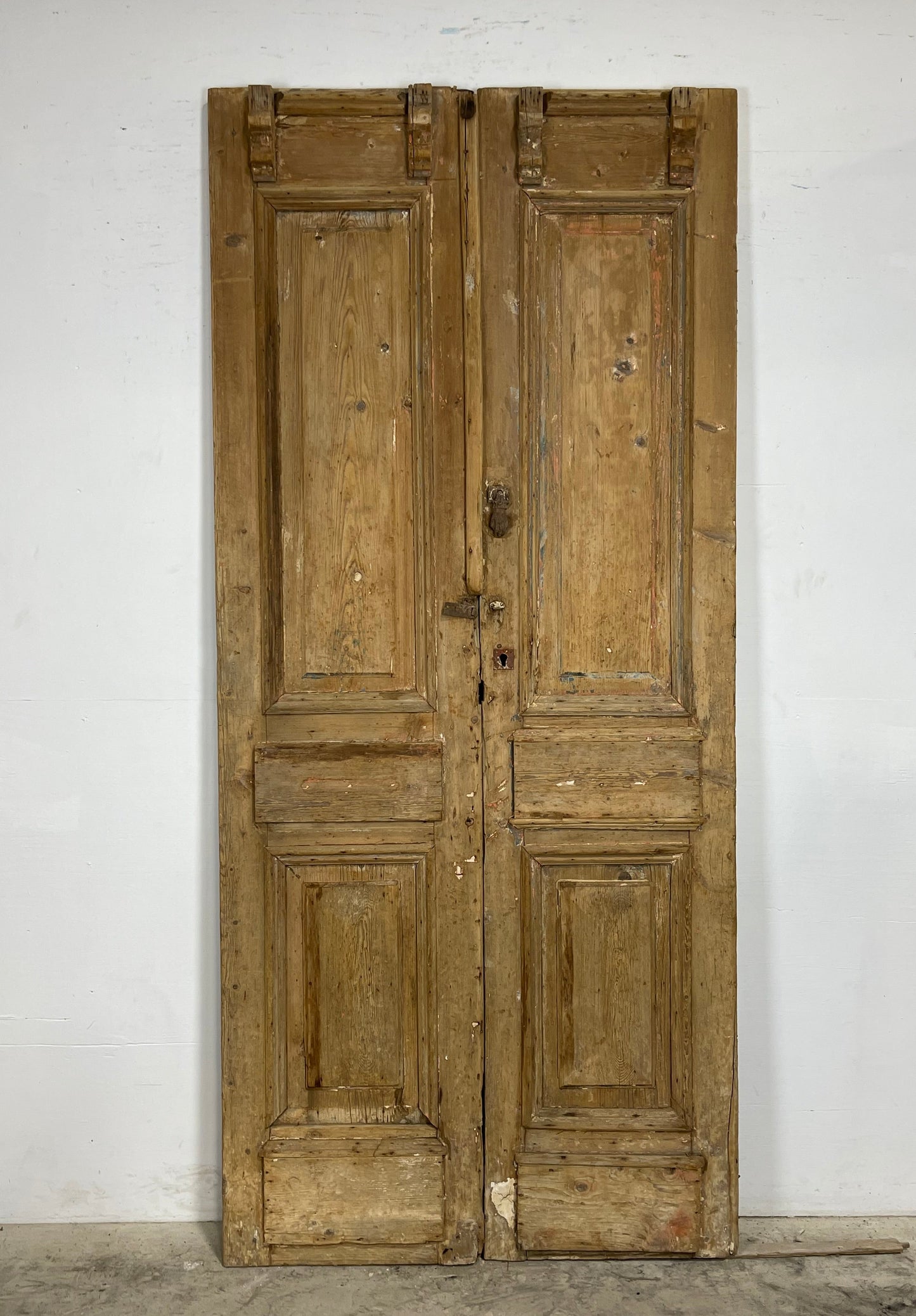 Antique French Panel Doors with Carving (100 x 44.75) M026