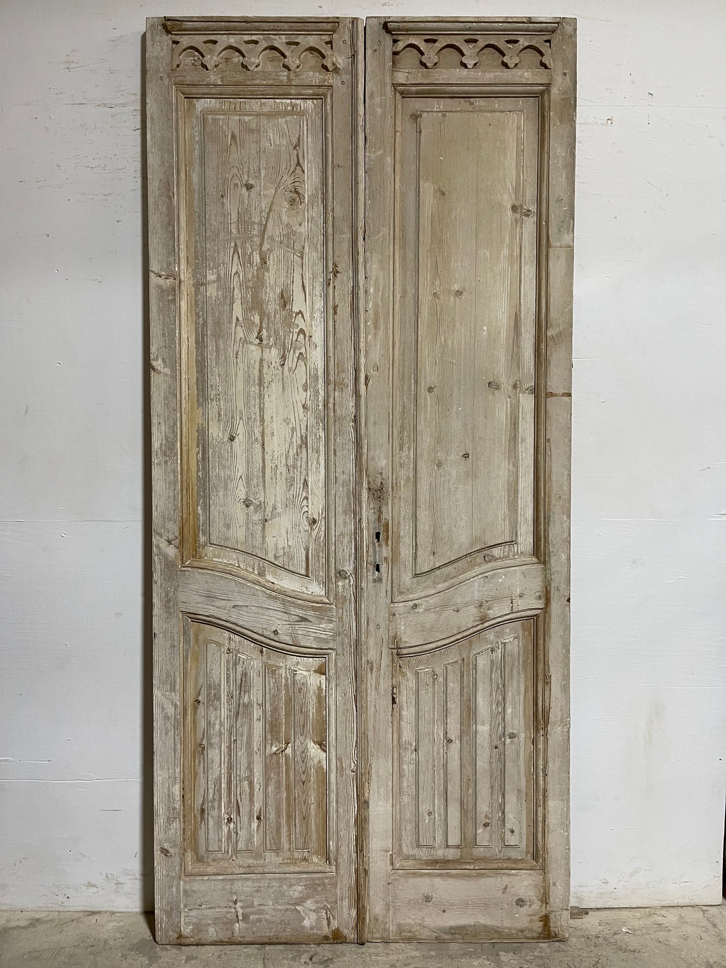 Antique French Panel Door with Carving (104.25x47.5) L007
