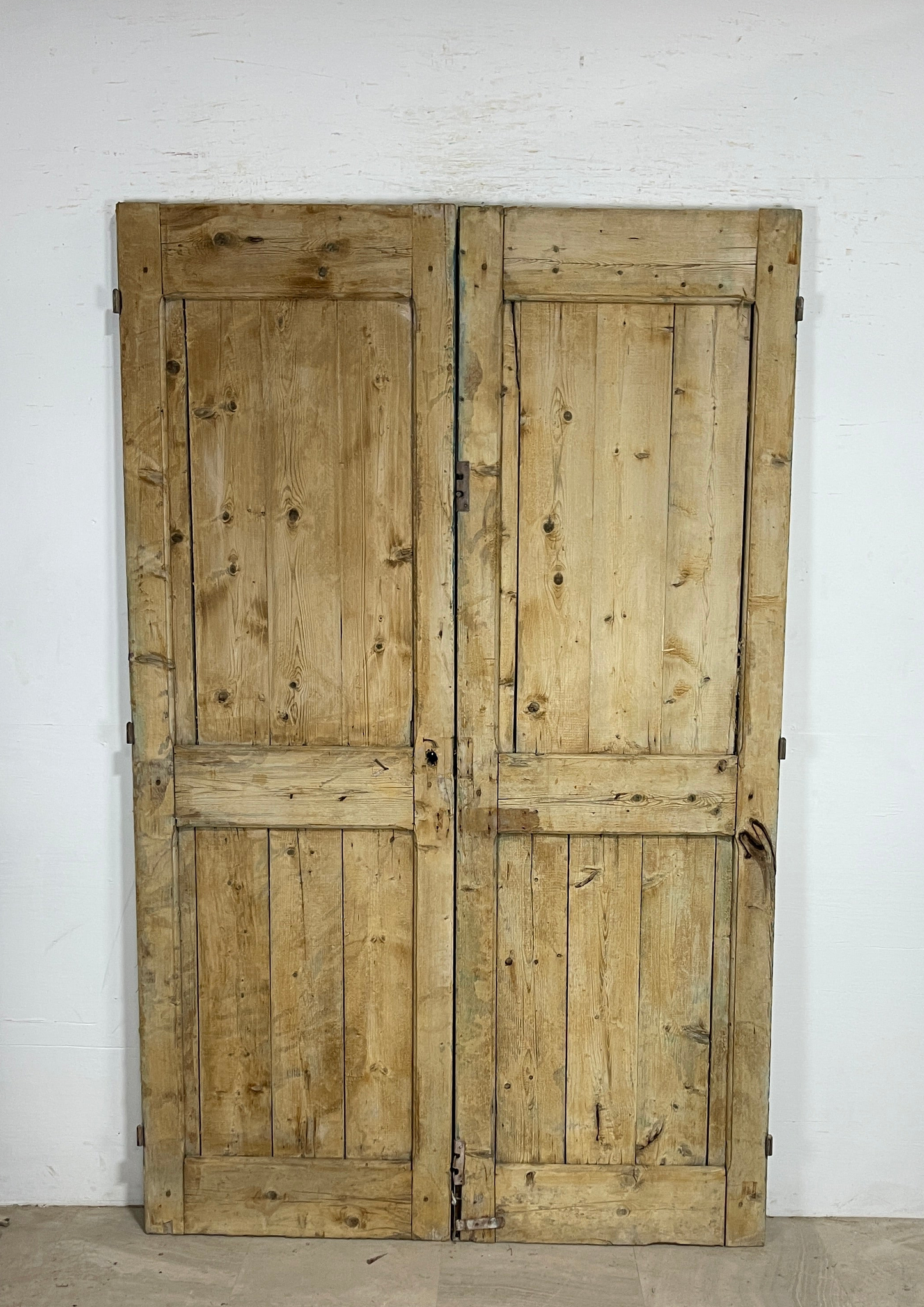 Antique French panel doors with Carvings (93 x 58.5) P38