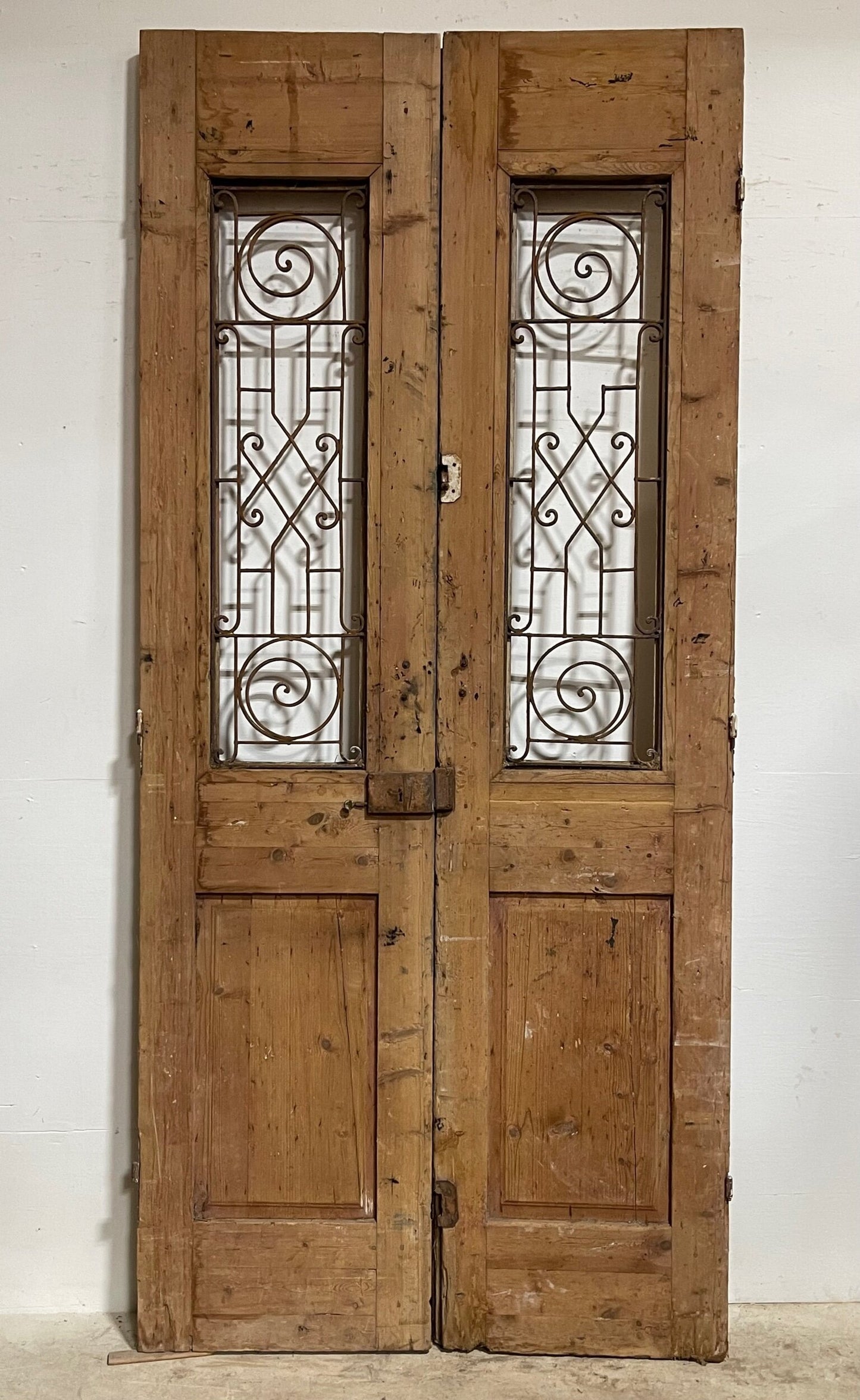 Antique French panel doors with metal (110x49.5) I001