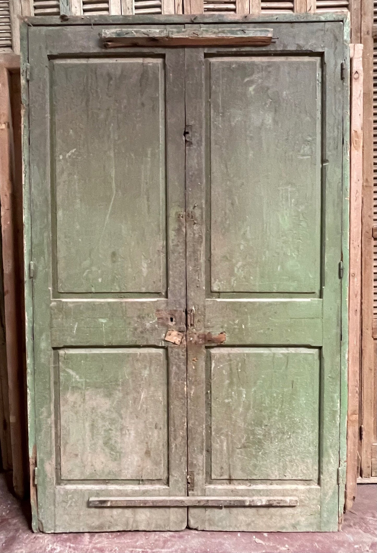 Antique French doors in frame (F=99x62) (d=97x58.75) H0299s
