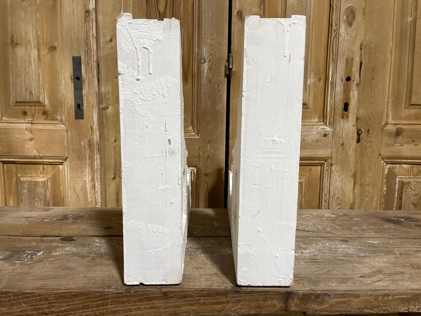 Corbel pair (H=15.5) (L-19) (W=3.5) C6s