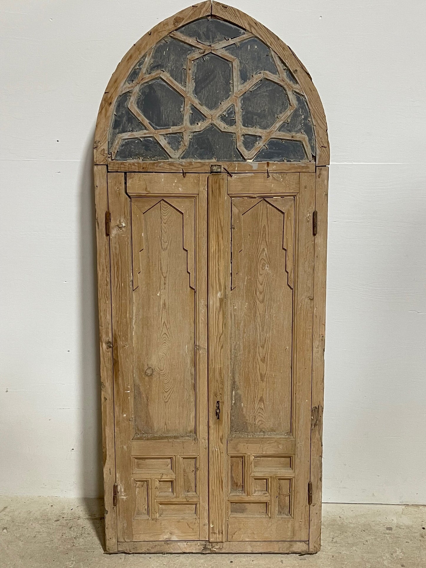 Antique arched mirror (66.5x27) H0279s