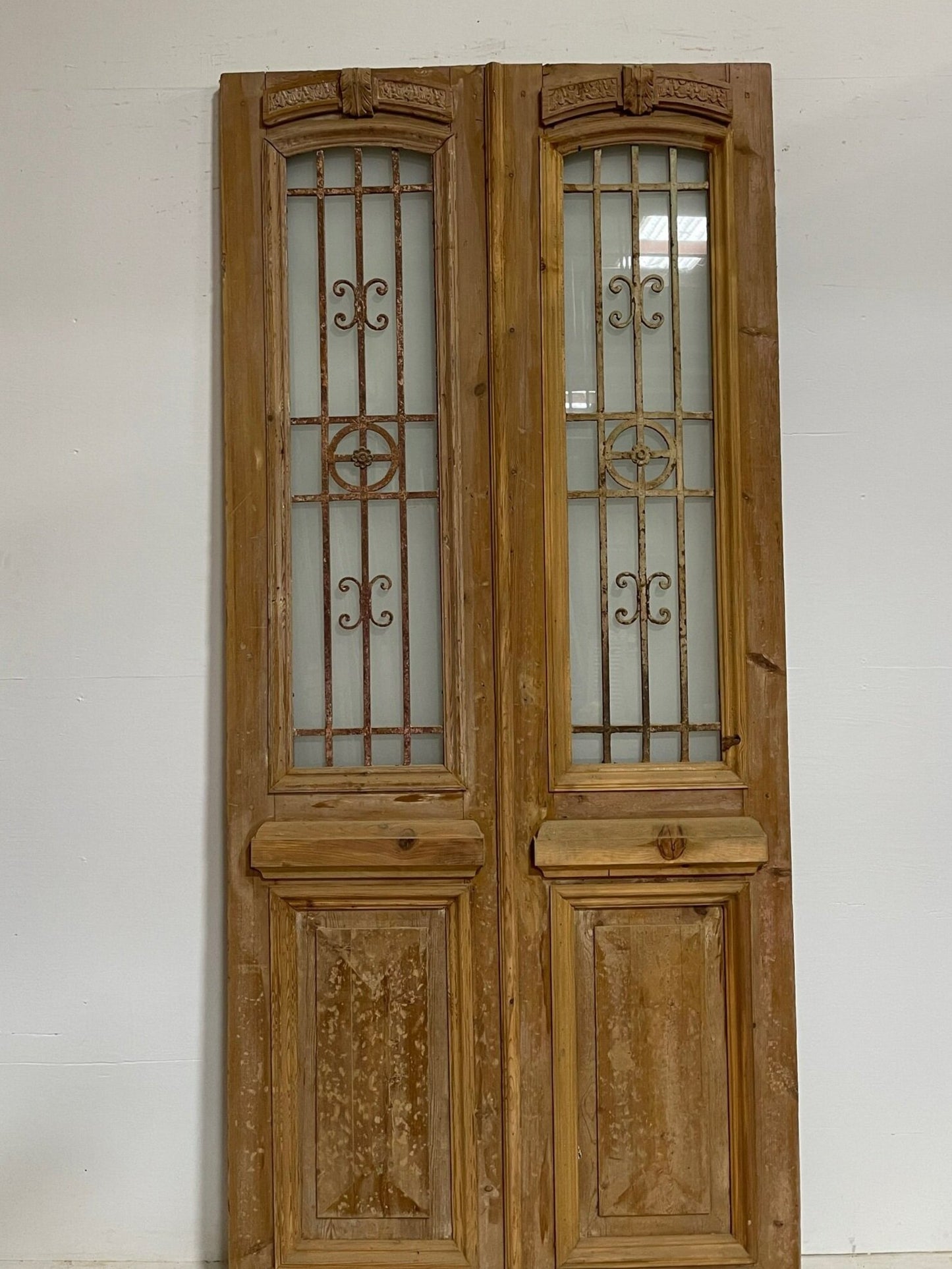 Antique french door with metal (96.5x43.75)  G1012s