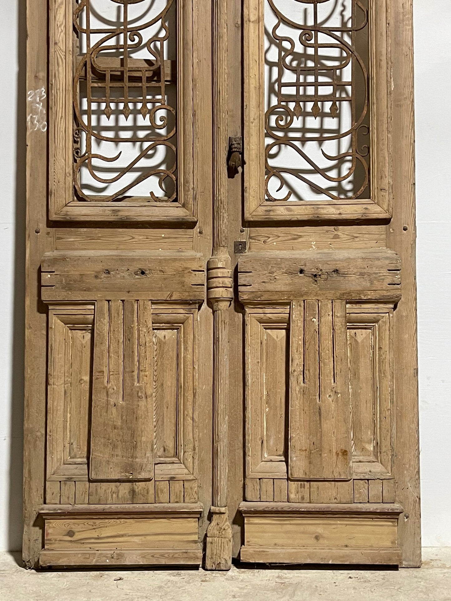 Antique french panel doors with metal (107.5 x 54) I034