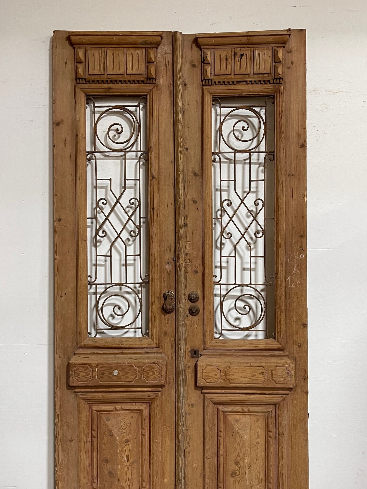 Antique French panel doors with metal (110x49.5) I001