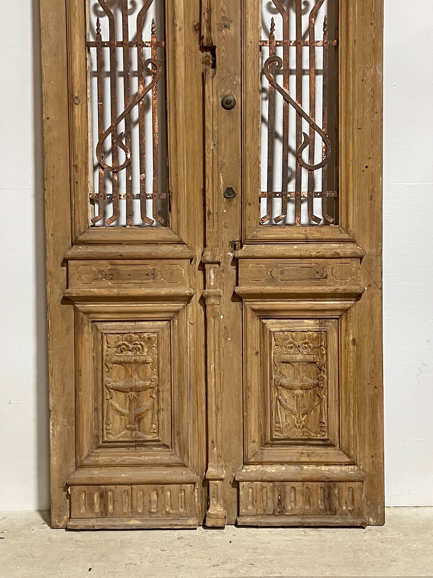 Antique French Panel Doors with Metal (108.25x47.25) I006