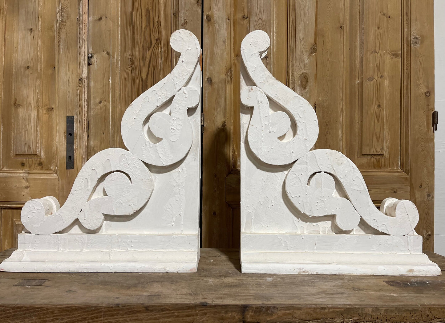 Corbel pair (H=24) (L=19.25) (W=9) C1s