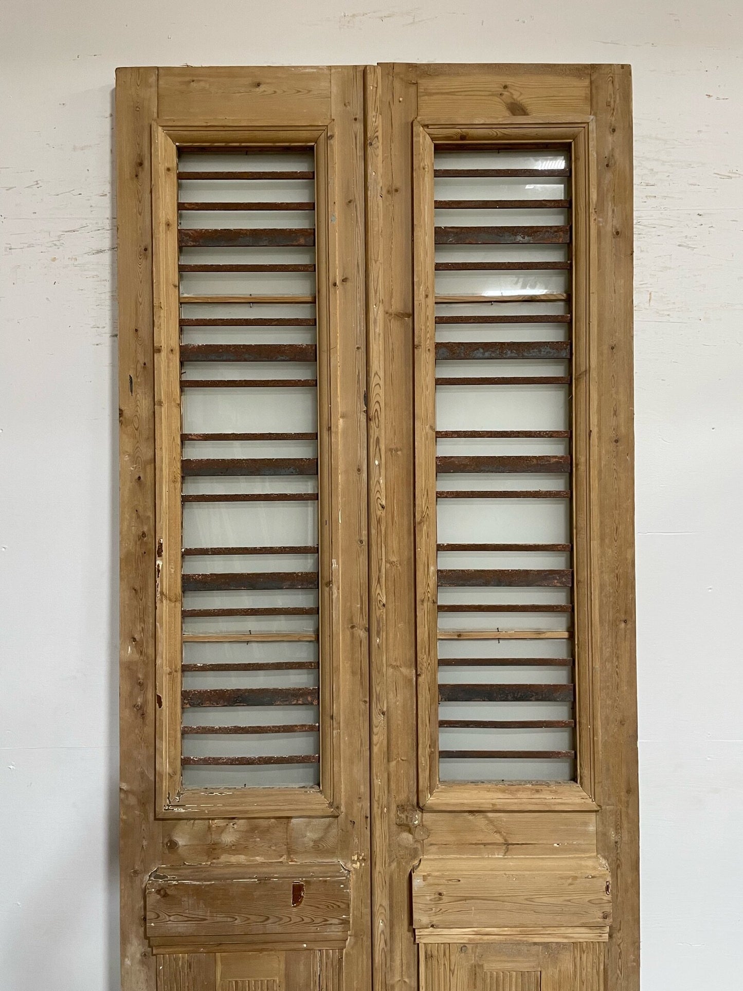 Antique French door (107.75x44) with metal F0512