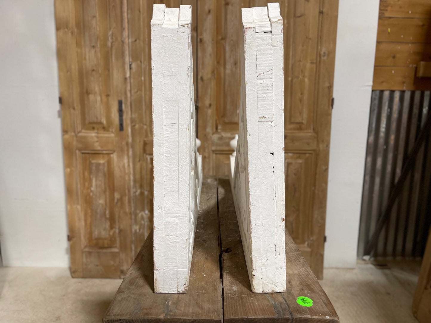 Corbel pair (H=23.75) (L=43.5) (W=3) C8s