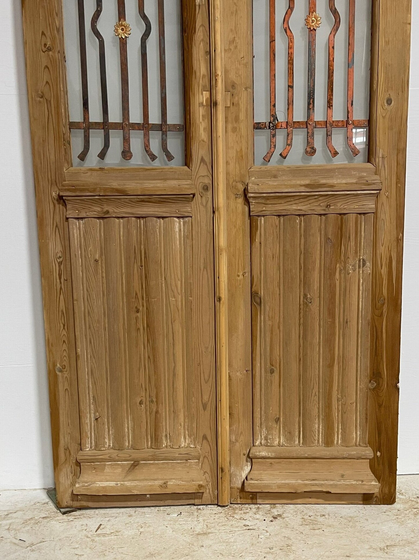 Antique french door with iron (93.25x40) G1021