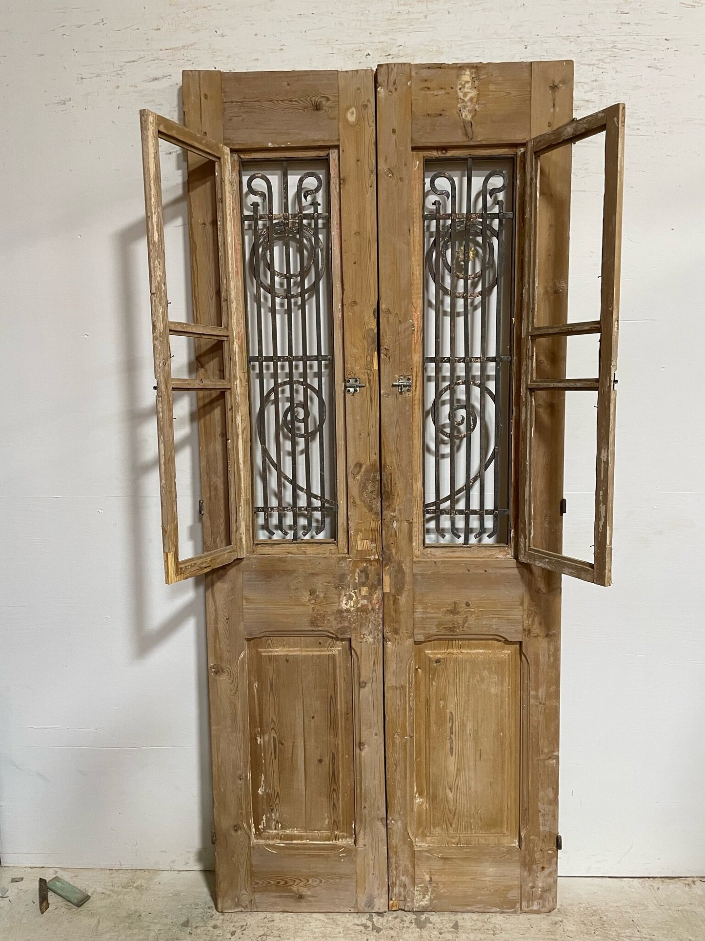 Antique French door (93x39.75) with metal F0898