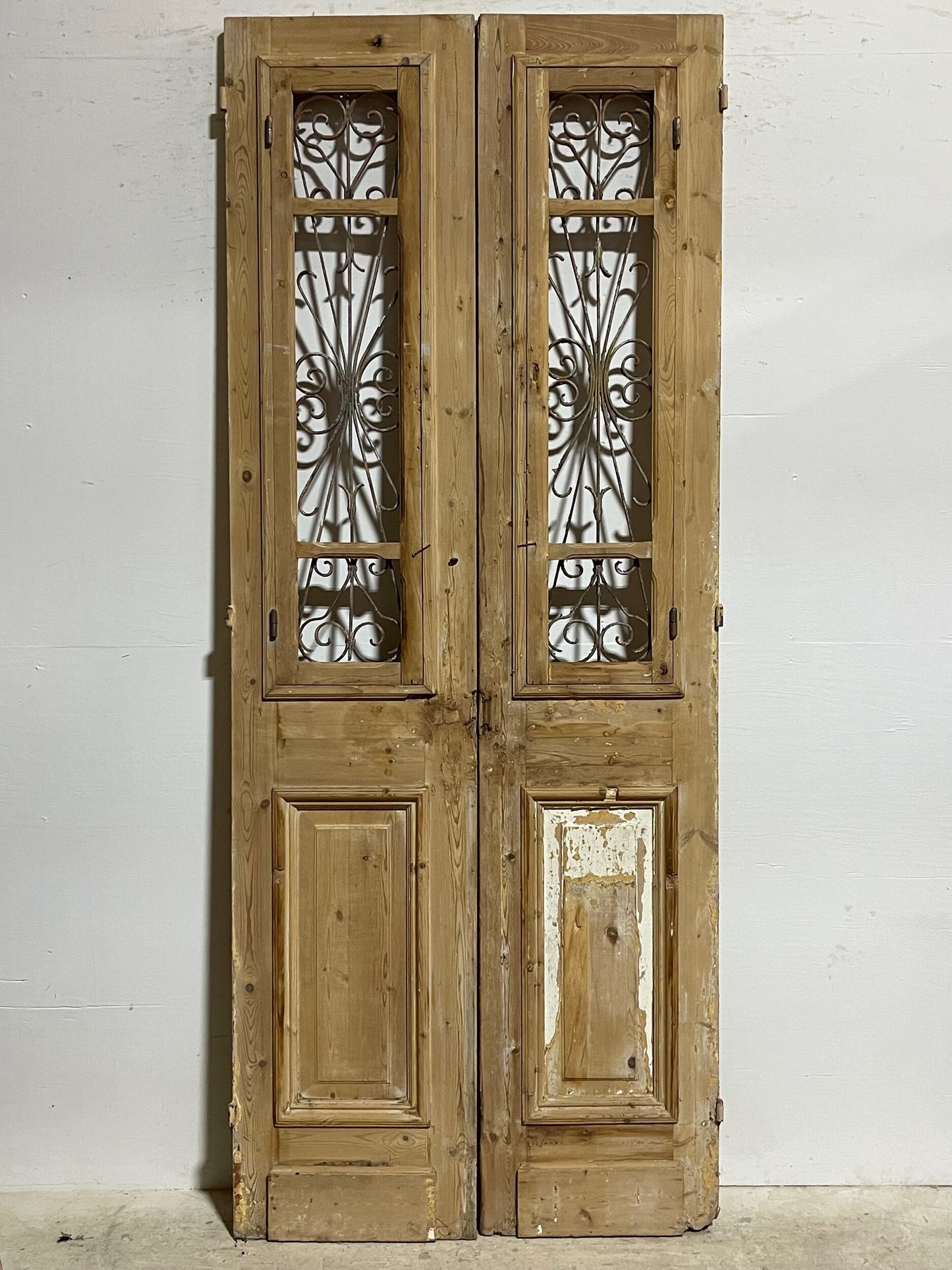 Antique French panel doors with metal (98.5 x 39.75) I035