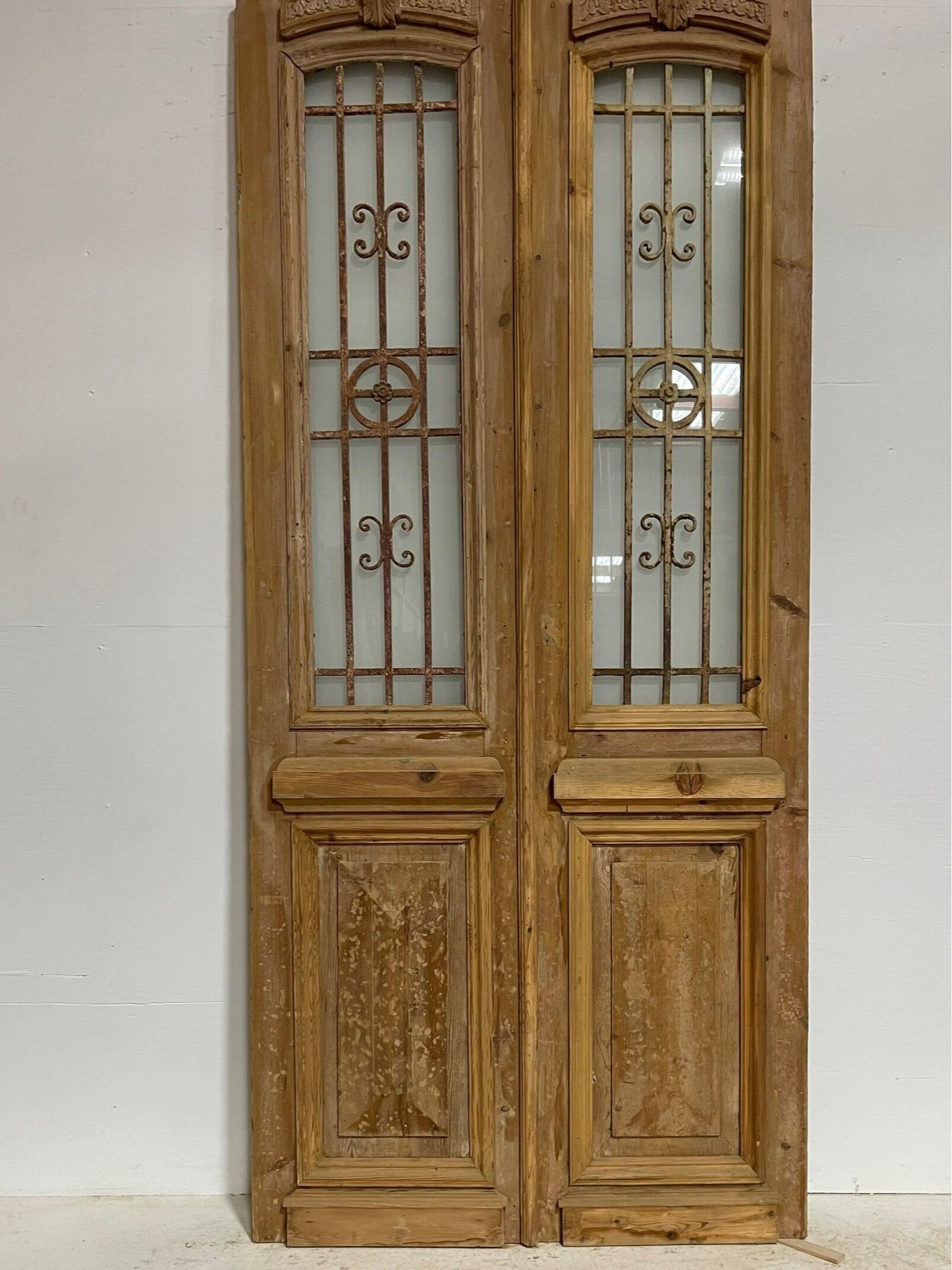 Antique french door with metal (96.5x43.75)  G1012s